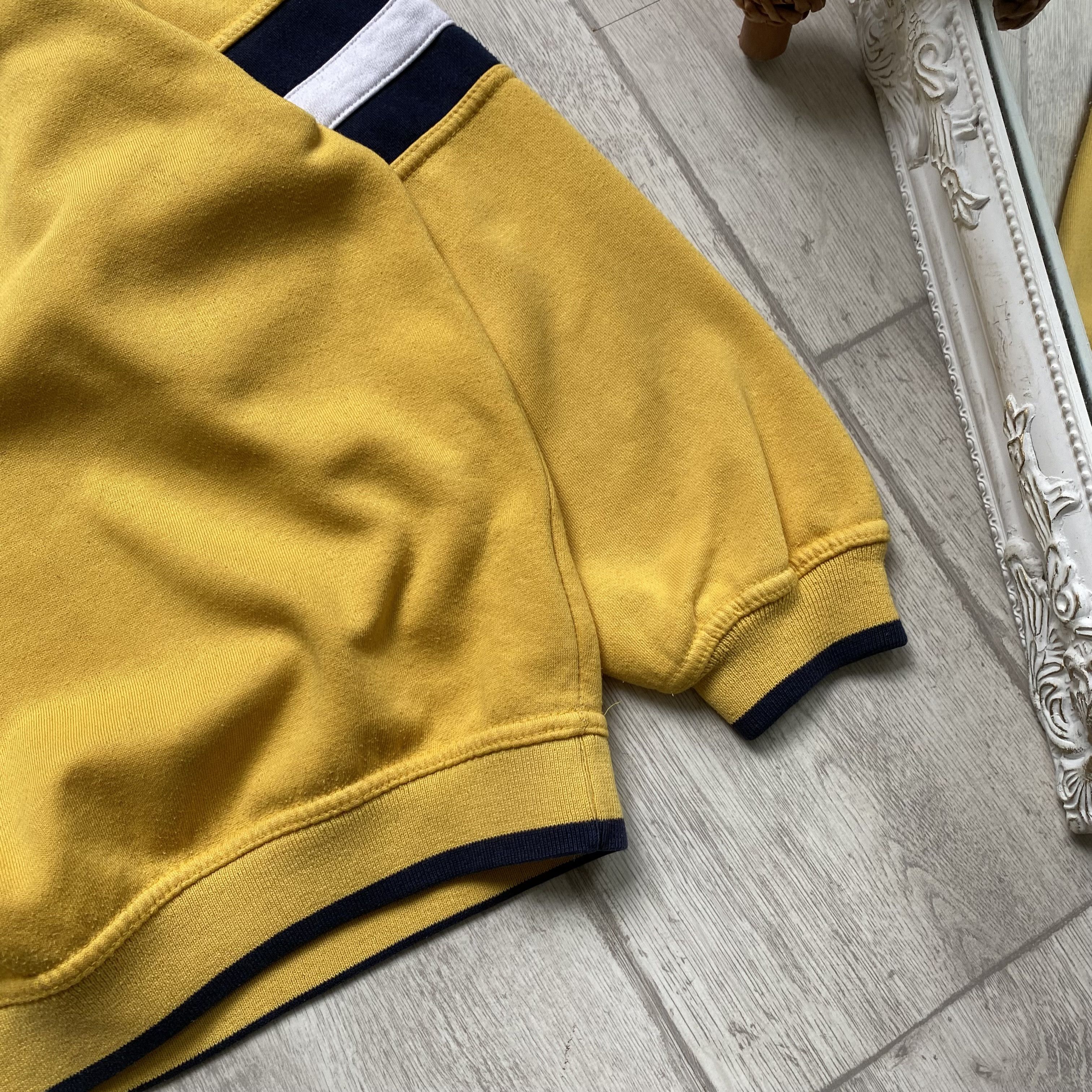 Reebok Vintage 90s Reebok Athletic sweatshirt Center logo Nike puma Size US XS / EU 42 / 0 - 2 Thumbnail