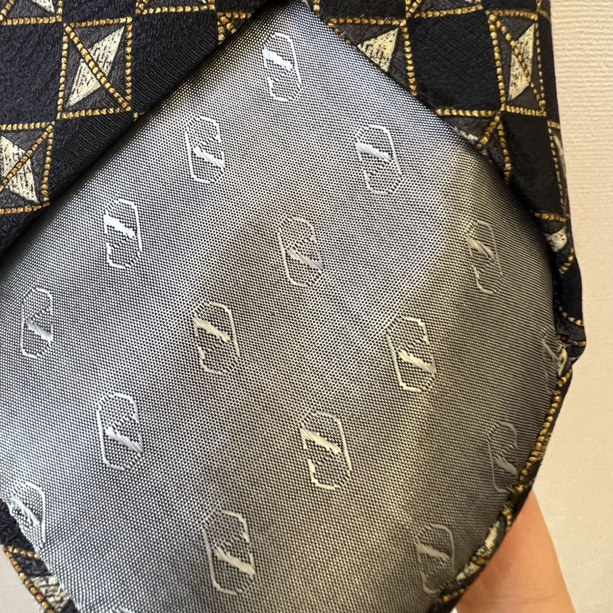 Valentino Valentino Men's Necktie Handmade Italy Silk Gold Black Geo Size ONE SIZE - 7 Thumbnail
