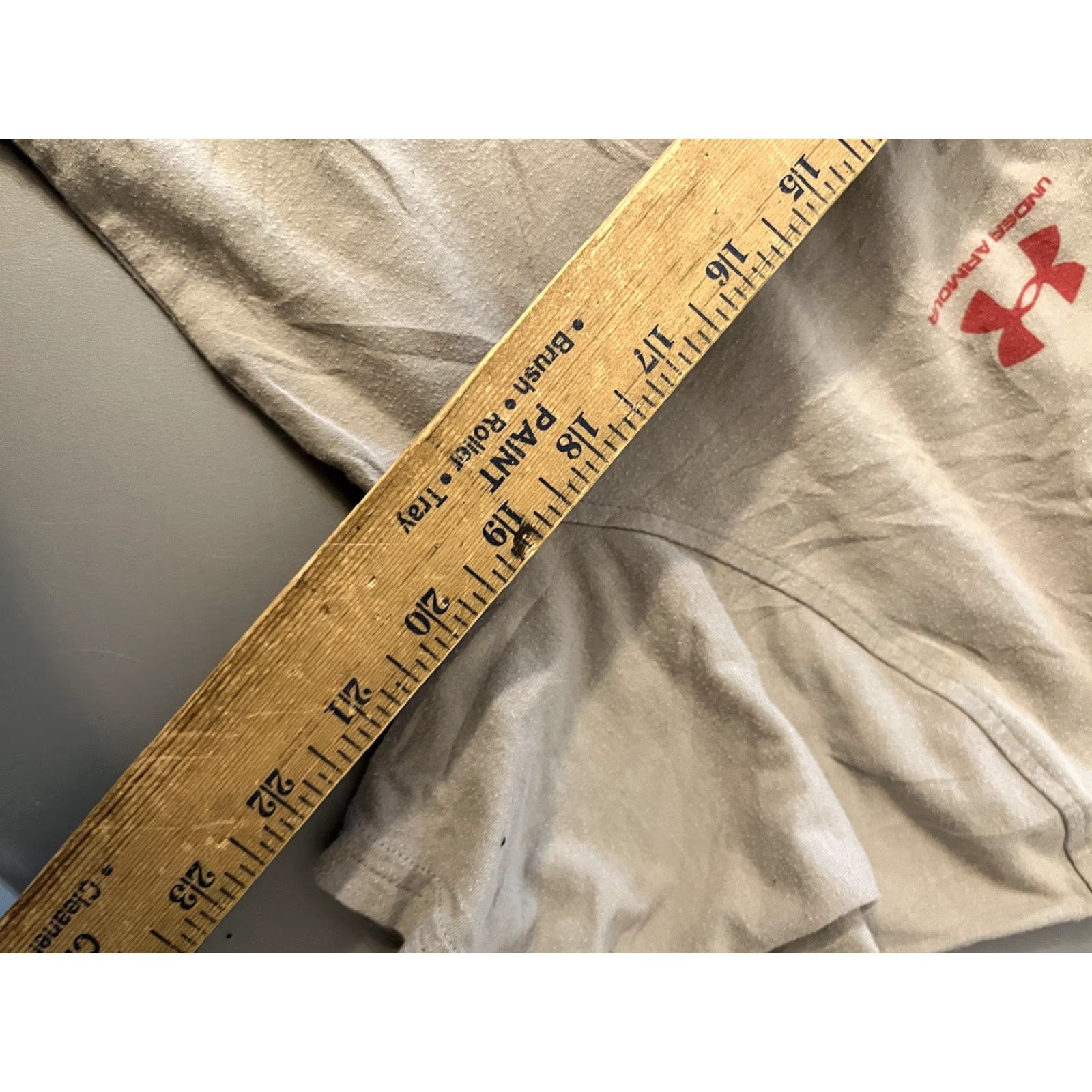 Under Armour Under Armour T-Shirt Men M Short Sleeve Crew Neck Heatgear Beige Graphic Logo Shirt Size US M / EU 48-50 / 2 - 5 Thumbnail