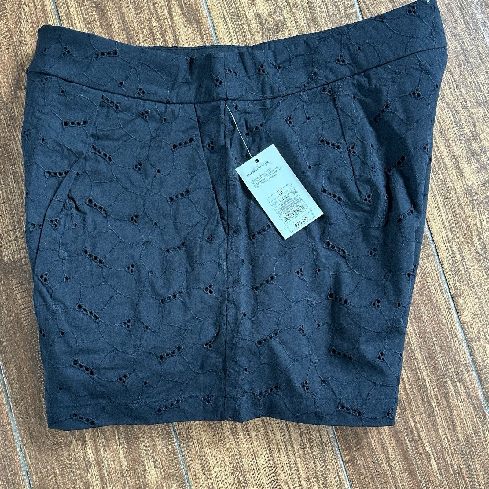 Other A New Day Women's High-Rise Pleated Eyelet Cotton Short 10 Size 32" / US 10 / IT 46 - 3 Thumbnail