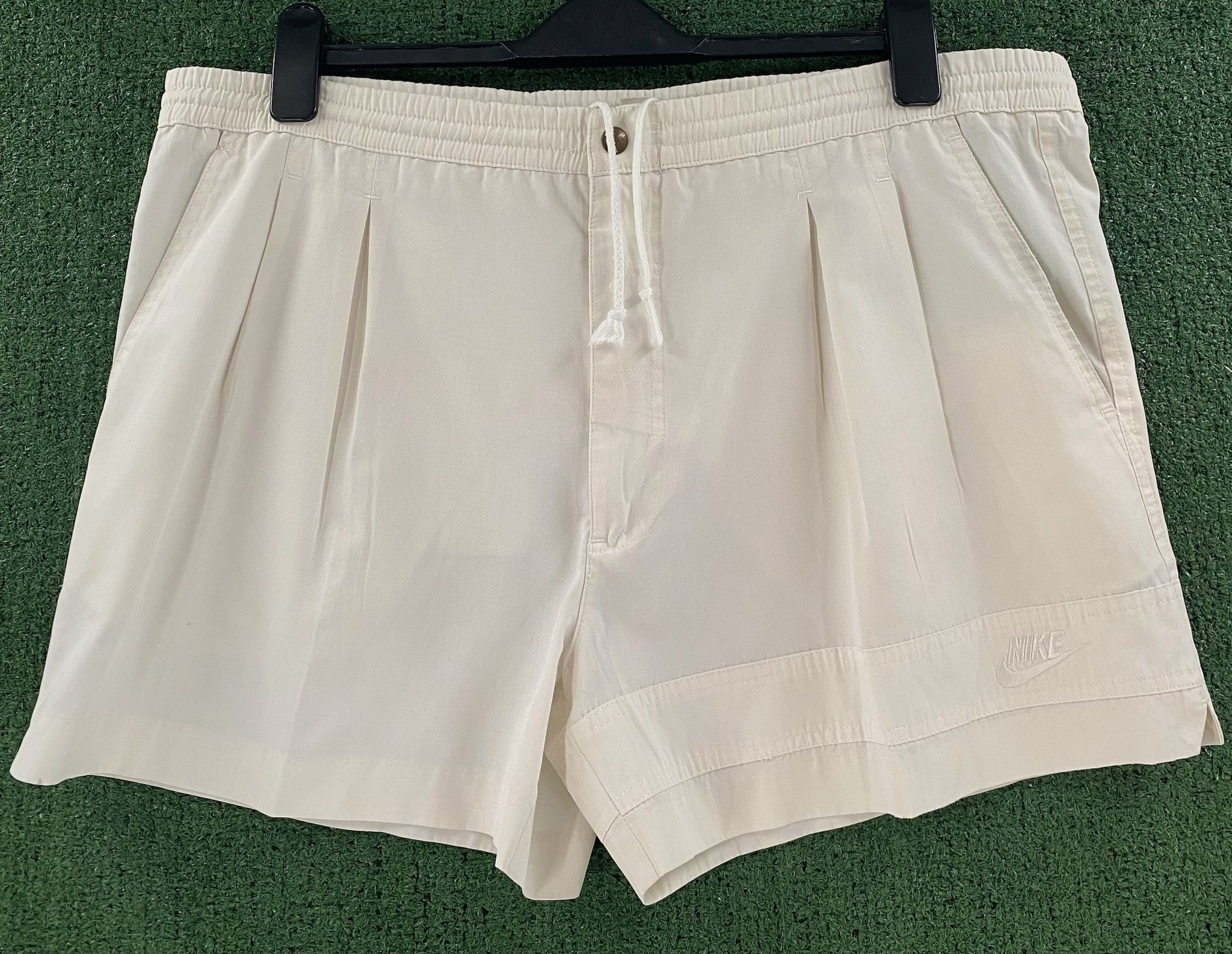 Nike 90’s Nike Spellout Grey Tag White Tennis Shorts Large Size US 38 / EU 54 - 1 Thumbnail