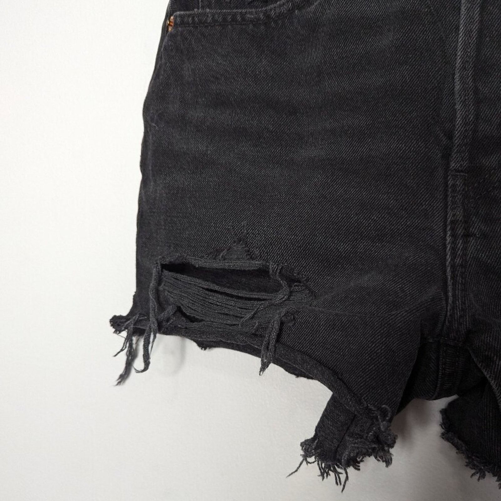 RE/DONE RE/DONE 50s Cut-Off Denim Shorts Black Distressed Frayed Hem Size 26" / US 2 / IT 38 - 4 Thumbnail