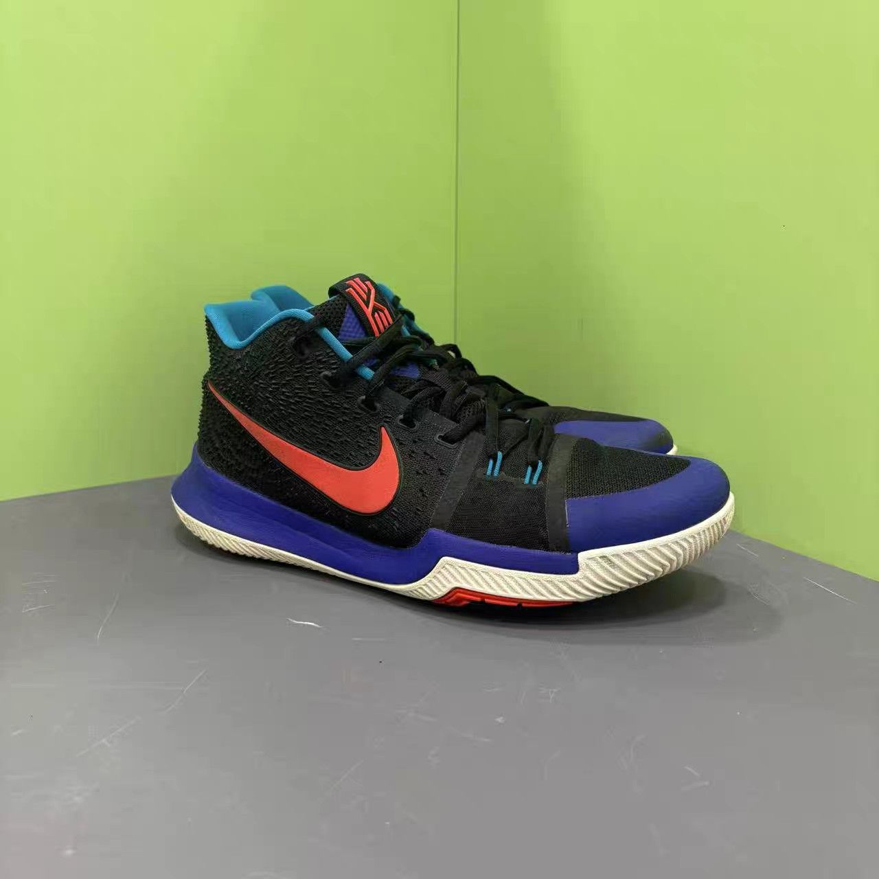 Nike Nike Kyrie 3 Black Orange K15 Size US 10 / EU 43 - 2 Thumbnail