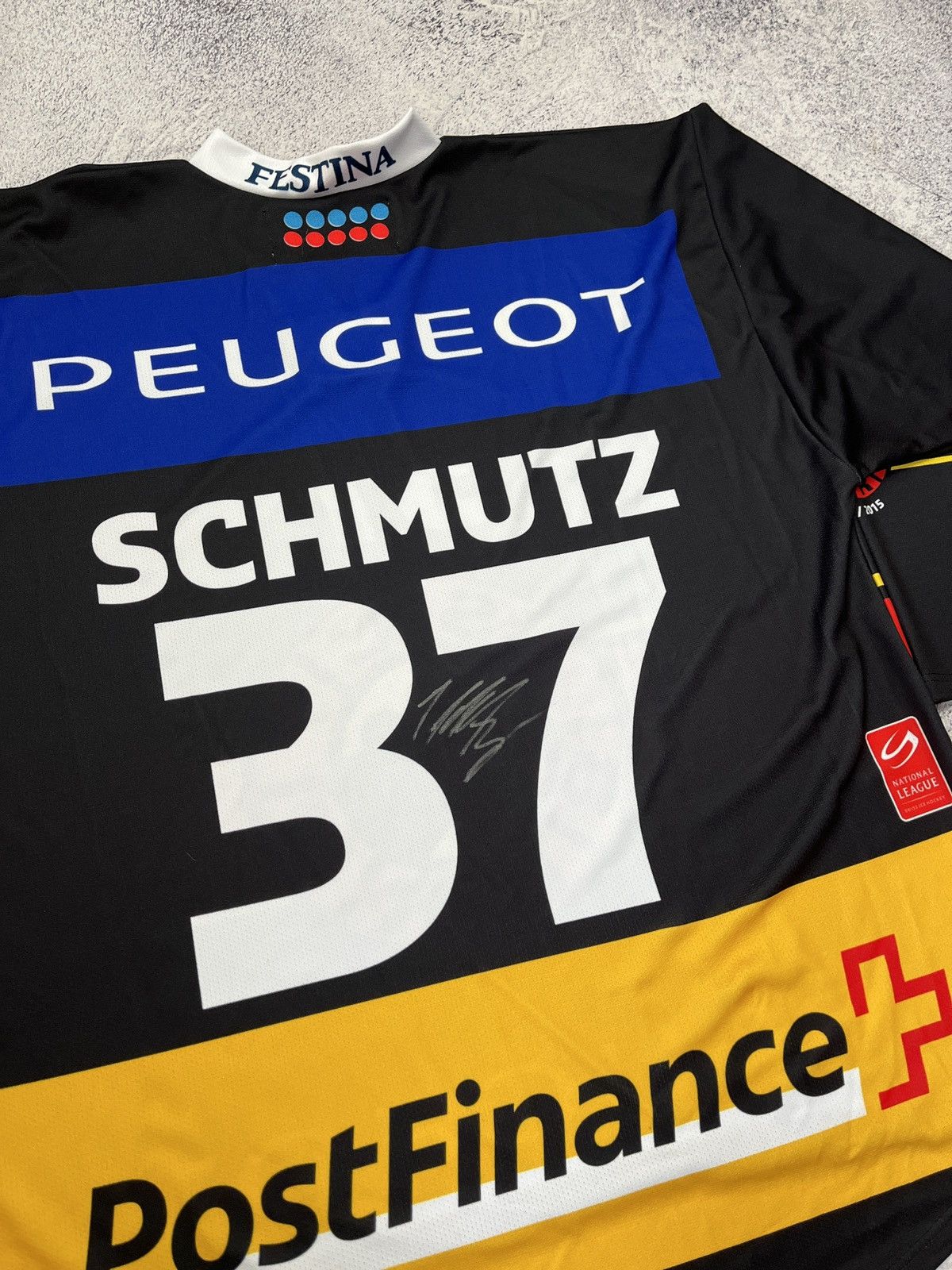 NHL Rare SC Bern Ice Hockey Jersey NHL CCM Schmutz #37 Signed Size US XXL / EU 58 / 5 - 8 Thumbnail