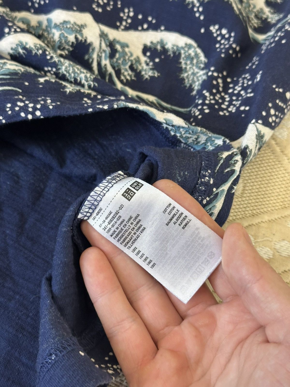 Uniqlo 🔥 Uniqlo Hokusai Blue Kanagawa Waves All Over Print T-Shirt Size US M / EU 48-50 / 2 - 5 Thumbnail