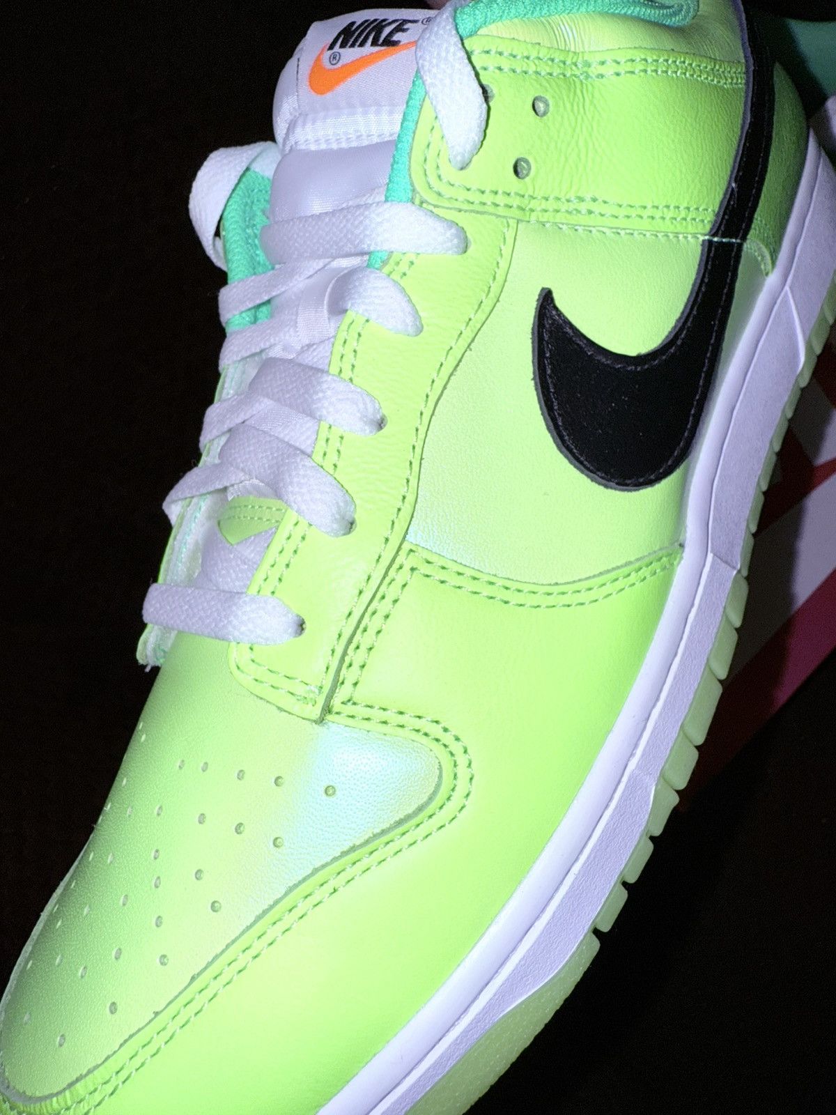 Nike Nike Dunk Low SE “Splash Volt” NEW w/ Box! glow-in-the-dark! Size US 12.5 / EU 45-46 - 21 Thumbnail