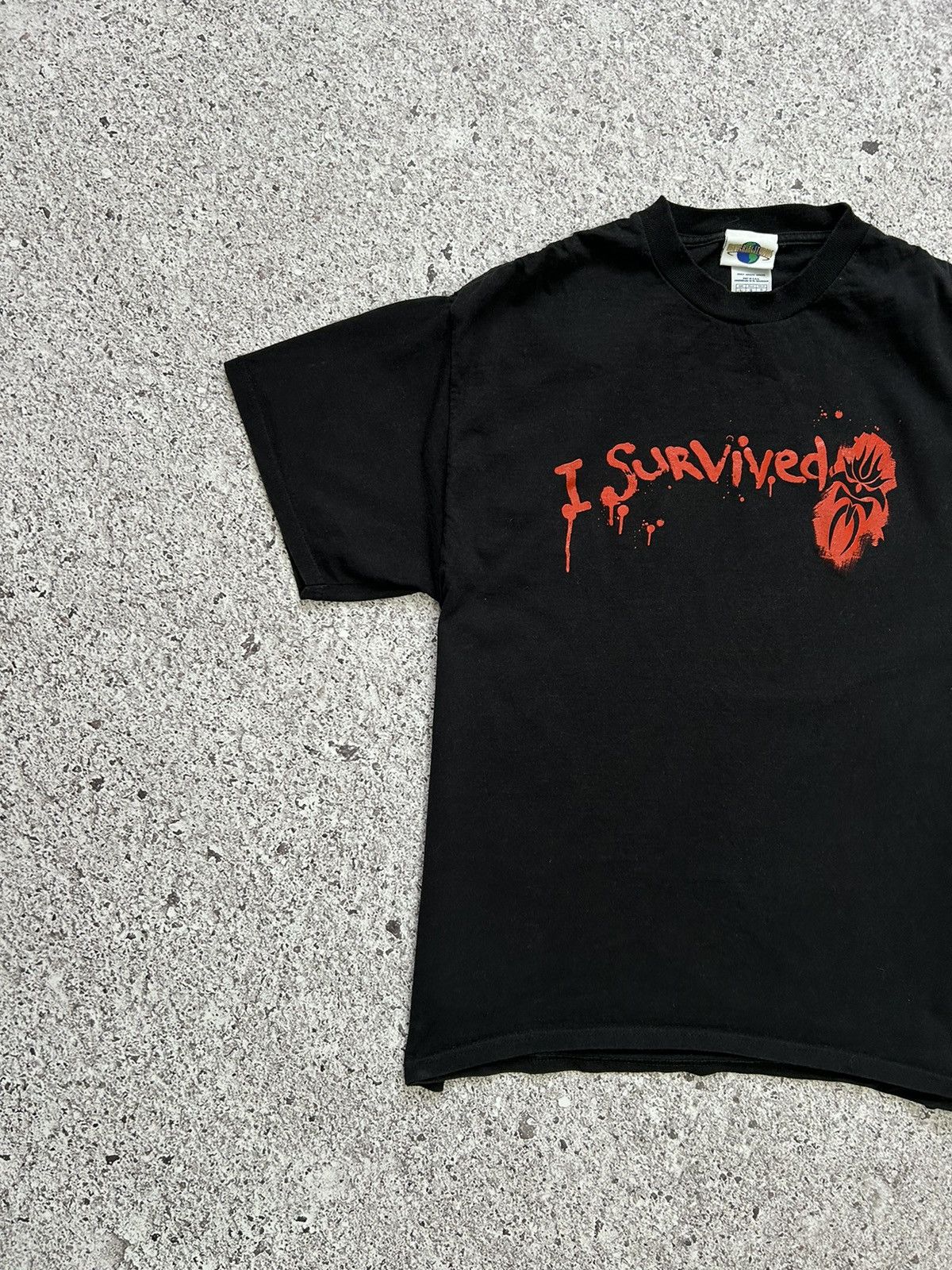 Universal Studios × Vintage Vintage 2005 Universal Studios I Survived Horror T-Shirt Size US L / EU 52-54 / 3 - 4 Thumbnail