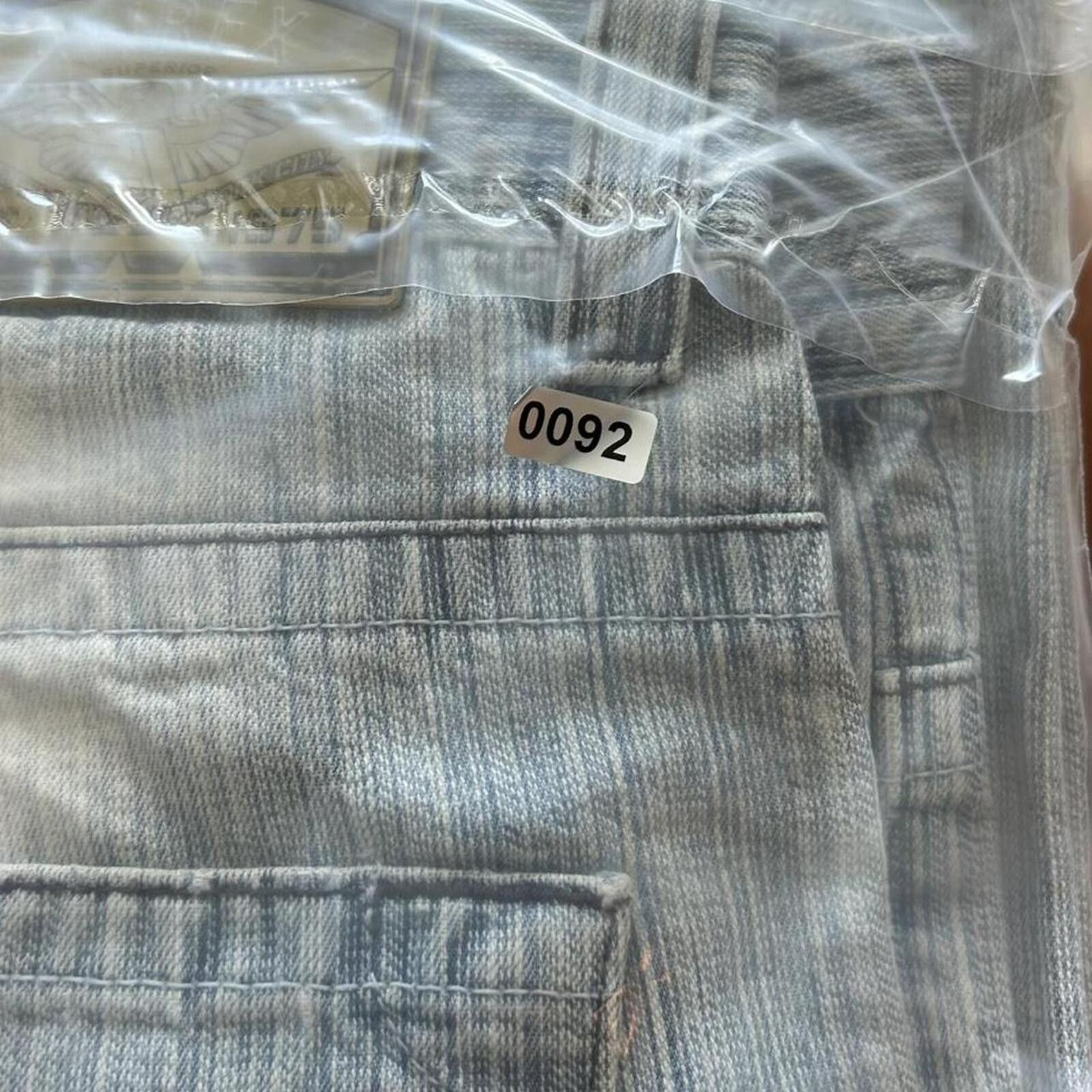 Avirex Vintage y2k Baggy Avirex blue denim jorts Size 36" Size US 36 / EU 52 - 8 Thumbnail