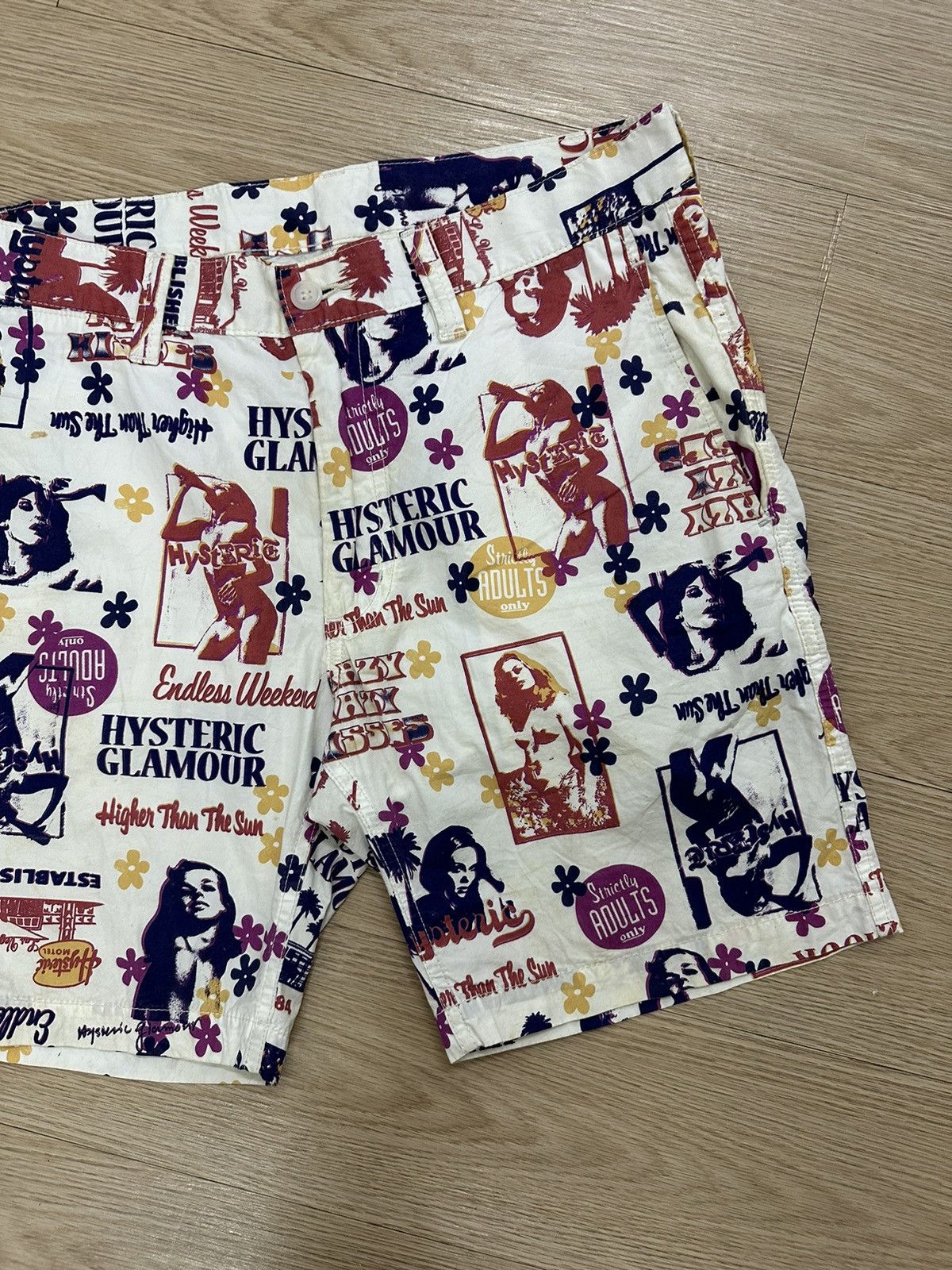 Hysteric Glamour Rare Beautiful Hysteric Glamour Sexy Girl Full Print Shorts Size US 33 - 4 Thumbnail