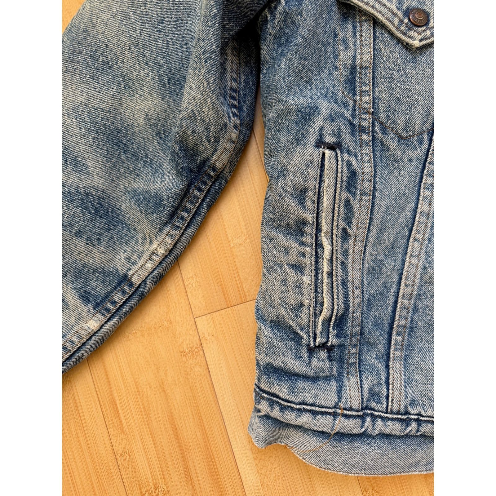 Levi's Vintage 90s Levi's Sherpa Lined Blue Denim Jacket Men's 34R Size US M / EU 48-50 / 2 - 11 Thumbnail