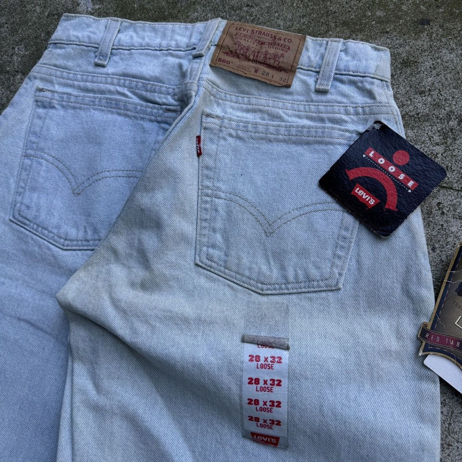 Levi's VINTAGE 90s LEVI’S 560 MADE IN USA LOOSE TAPERED DENIM JEANS Size US 27 - 14 Thumbnail