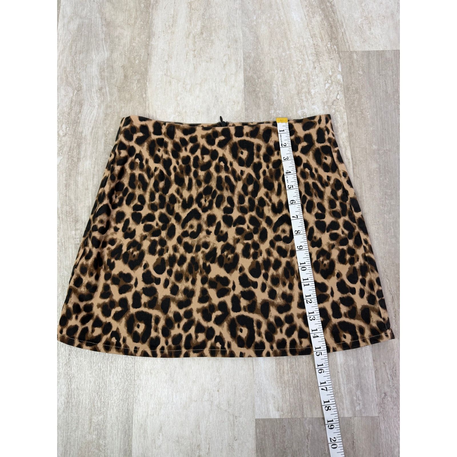 Reformation Reformation Jeans Leopard Mini Skirt Size 8 Cheetah Size 30" / US 8 / IT 44 - 3 Thumbnail