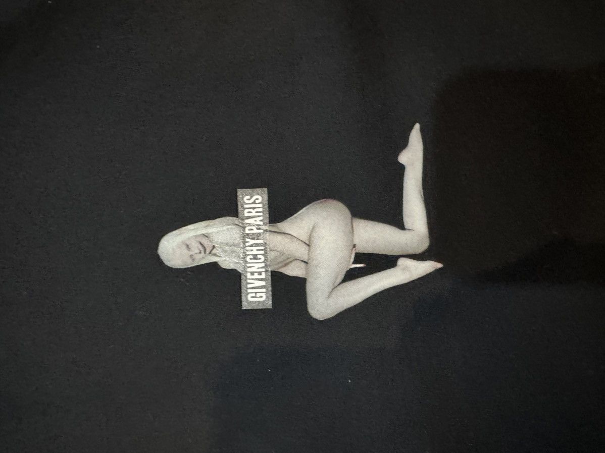 Givenchy Demon girl shirt Size US XL / EU 56 / 4 - 2 Thumbnail