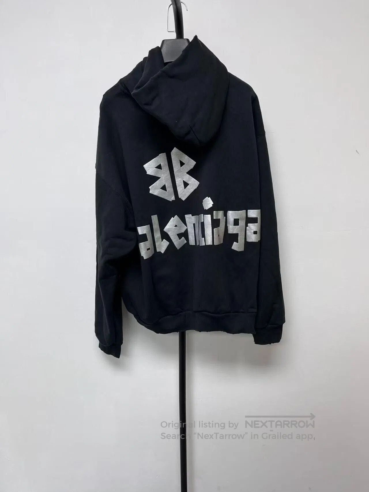 Balenciaga balenciaga logo hooded sweatshirt in black. Size US XXS / EU 40 - 2 Thumbnail