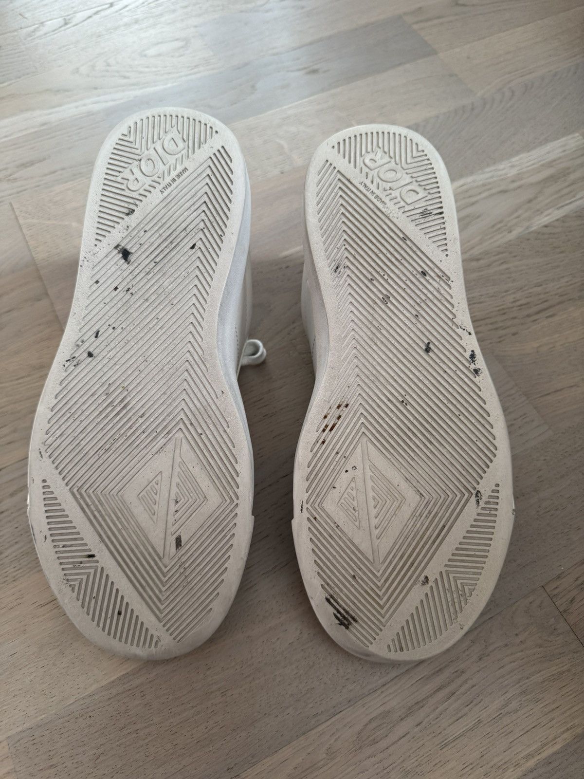 Dior DIOR Sneakers study photos for condition size and measuremen Size US 7 / EU 40 - 4 Thumbnail