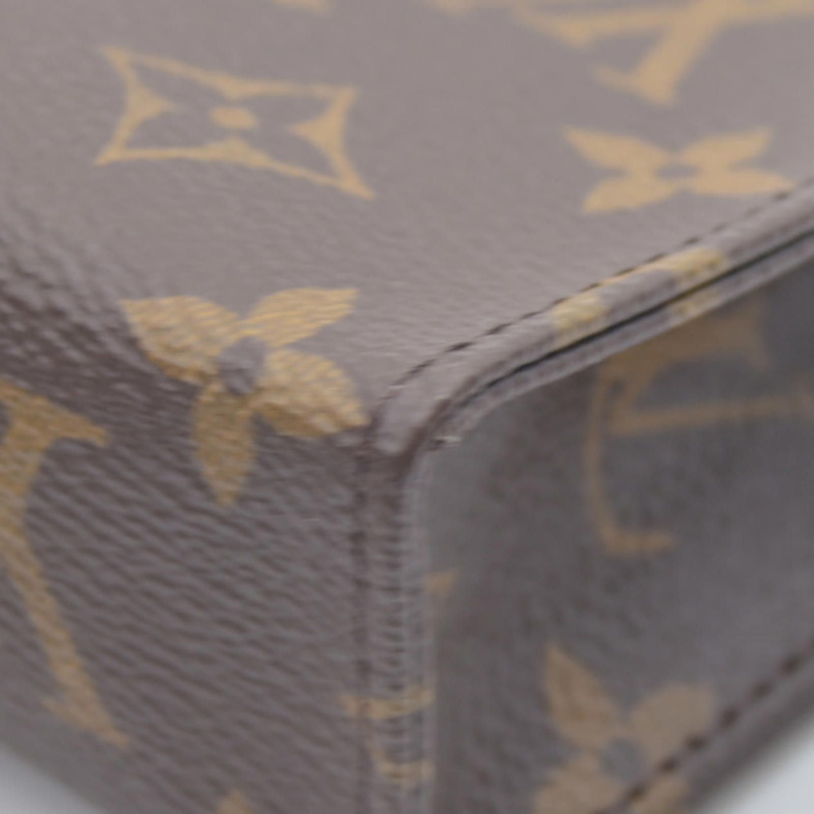 Louis Vuitton $700 Louis Vuitton Monogram Toiletry Pouch 15 Fuchsia RFID Size ONE SIZE - 9 Thumbnail