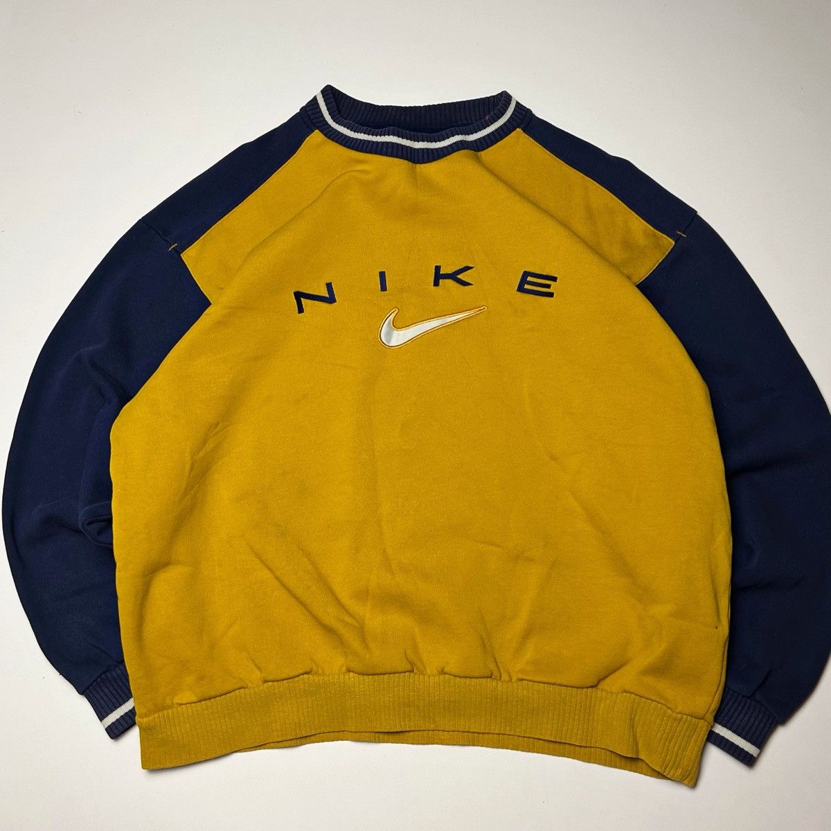 Nike Vintage Nike 90’s Sweatshirt Y2K Big Logo Swoosh RARE Size US L / EU 52-54 / 3 - 1 Thumbnail