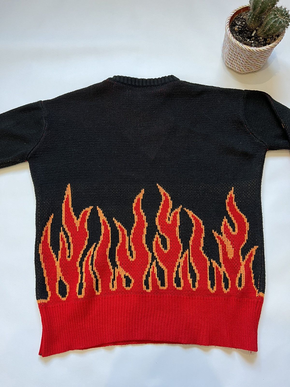 Vintage Vintage Fire Sweater Avant Garde Black Size US S / EU 44-46 / 1 - 7 Thumbnail