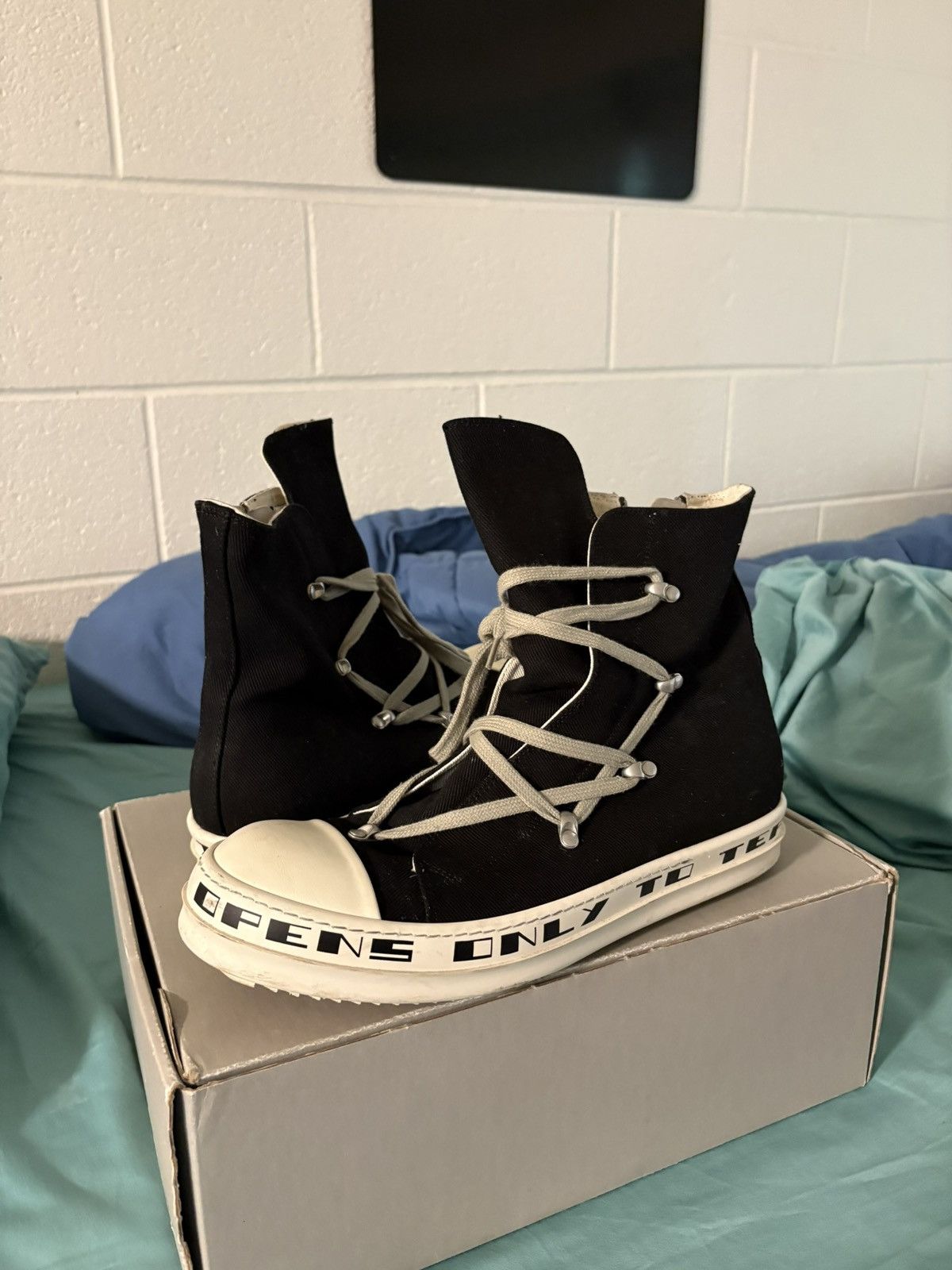 Rick Owens Drkshdw Rick Owen’s Size US 11 / EU 44 - 3 Thumbnail