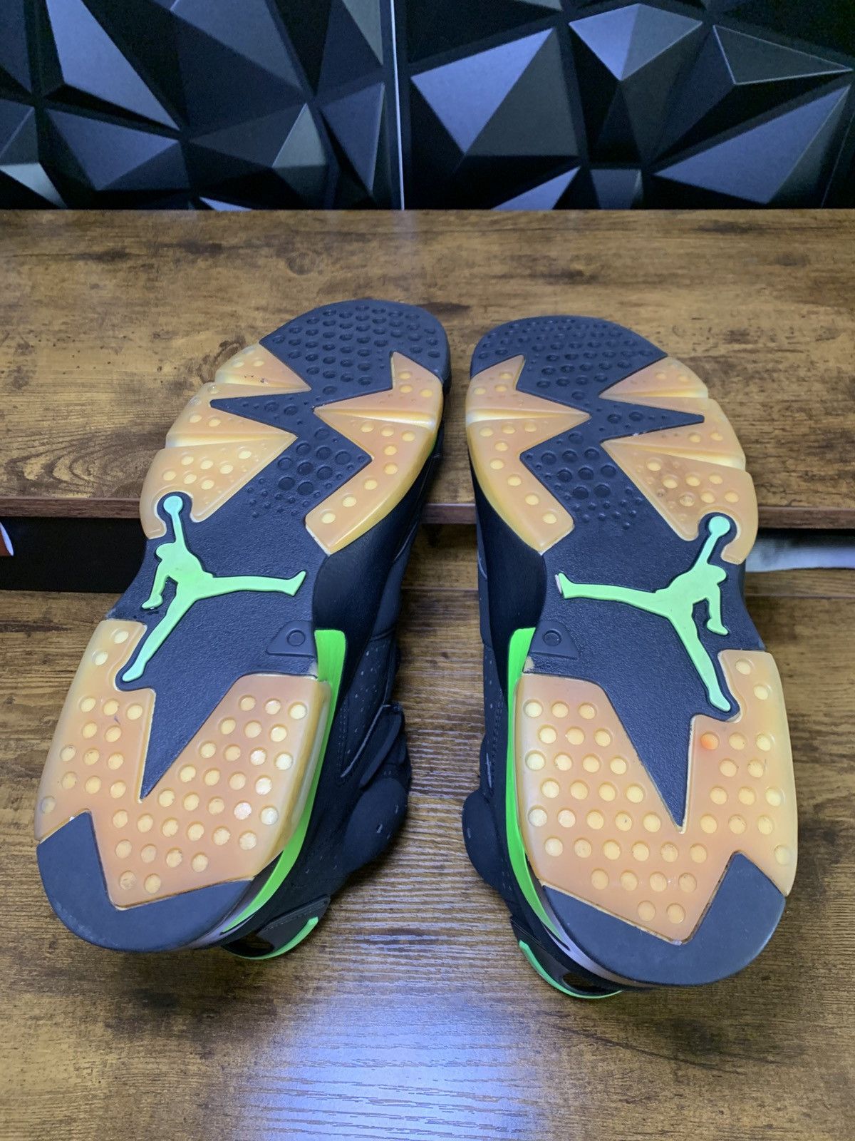 Jordan Brand Jordan 6 Electric Green Size 11.5 Mens No Box Size US 11.5 / EU 44-45 - 5 Thumbnail
