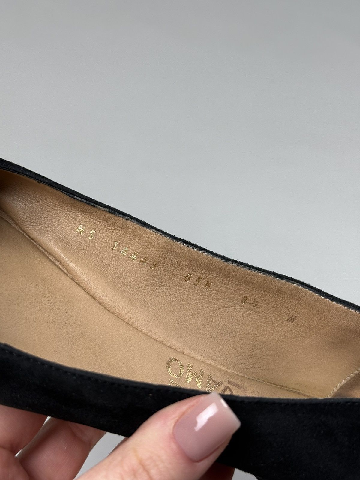 Salvatore Ferragamo Salvatore Ferragamo Ladies Suede Flats Ballets Shoes Size US 8.5 / IT 38.5 - 19 Thumbnail