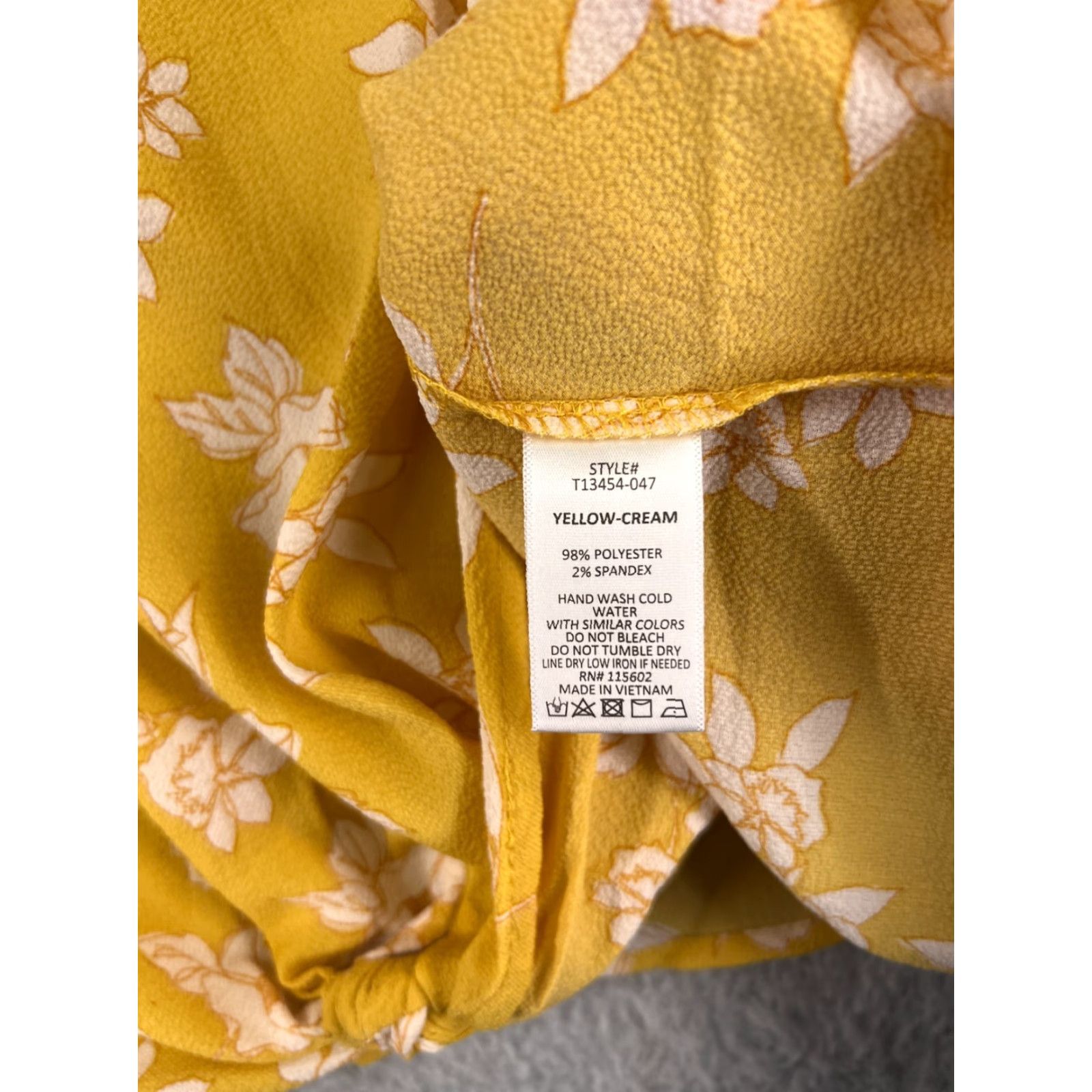 Vintage Lush Shirt Womens Floral Sleeveless Spaghetti Strap Crop Yellow V-Neck Polyester Cropped Top L Size L / US 10 / IT 46 - 7 Thumbnail