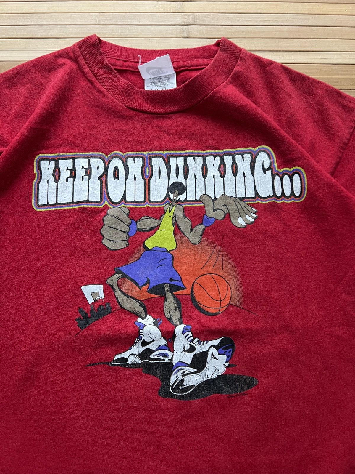 Nike 90s Nike Keep Em Dunking Tshirt Size US S / EU 44-46 / 1 - 3 Thumbnail