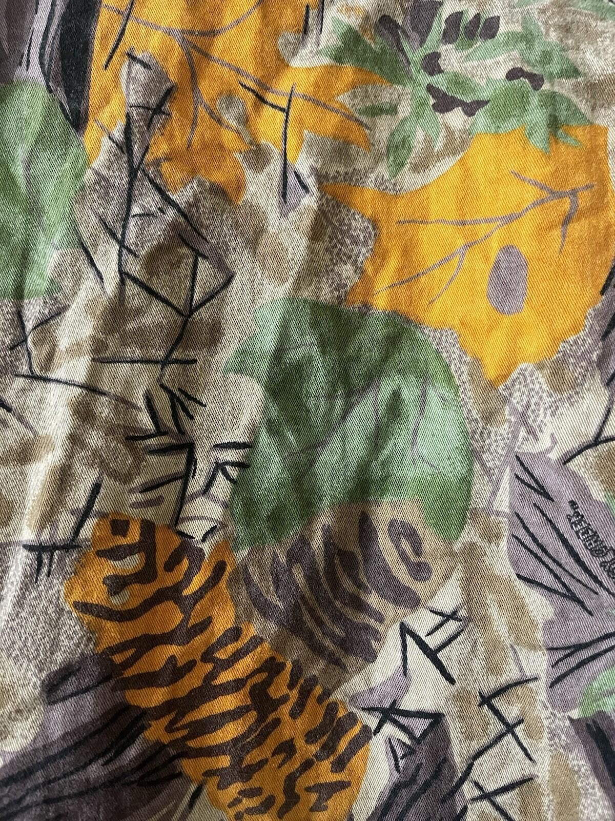 Other Boggy Creek Huskers Nebraska University M CAMO Shirt Size US XL / EU 56 / 4 - 6 Thumbnail