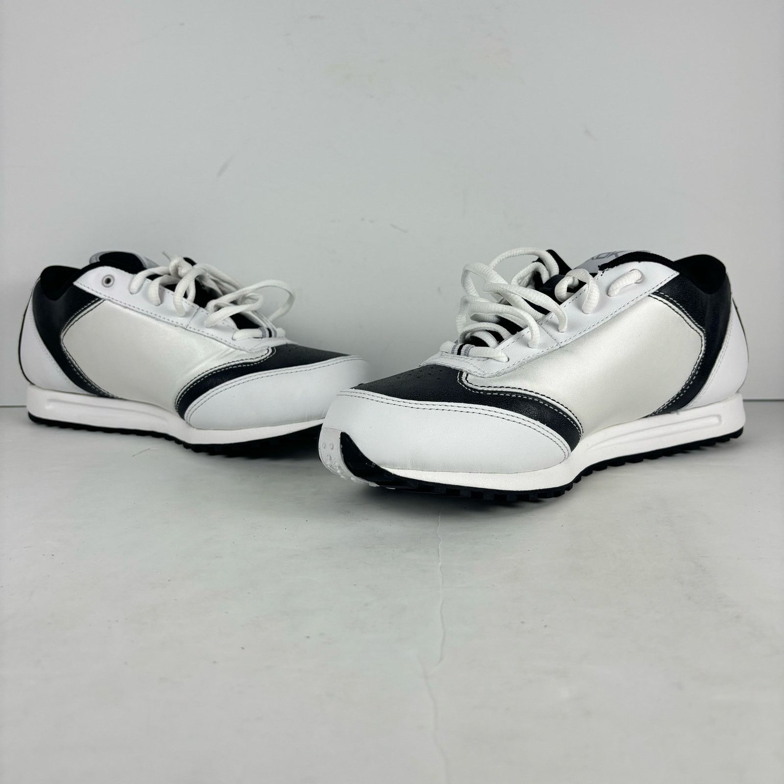Reebok VTG Reebok NFL White Passion Women's 9.5 US Oakland Raiders Size US 9.5 / IT 39.5 - 3 Thumbnail