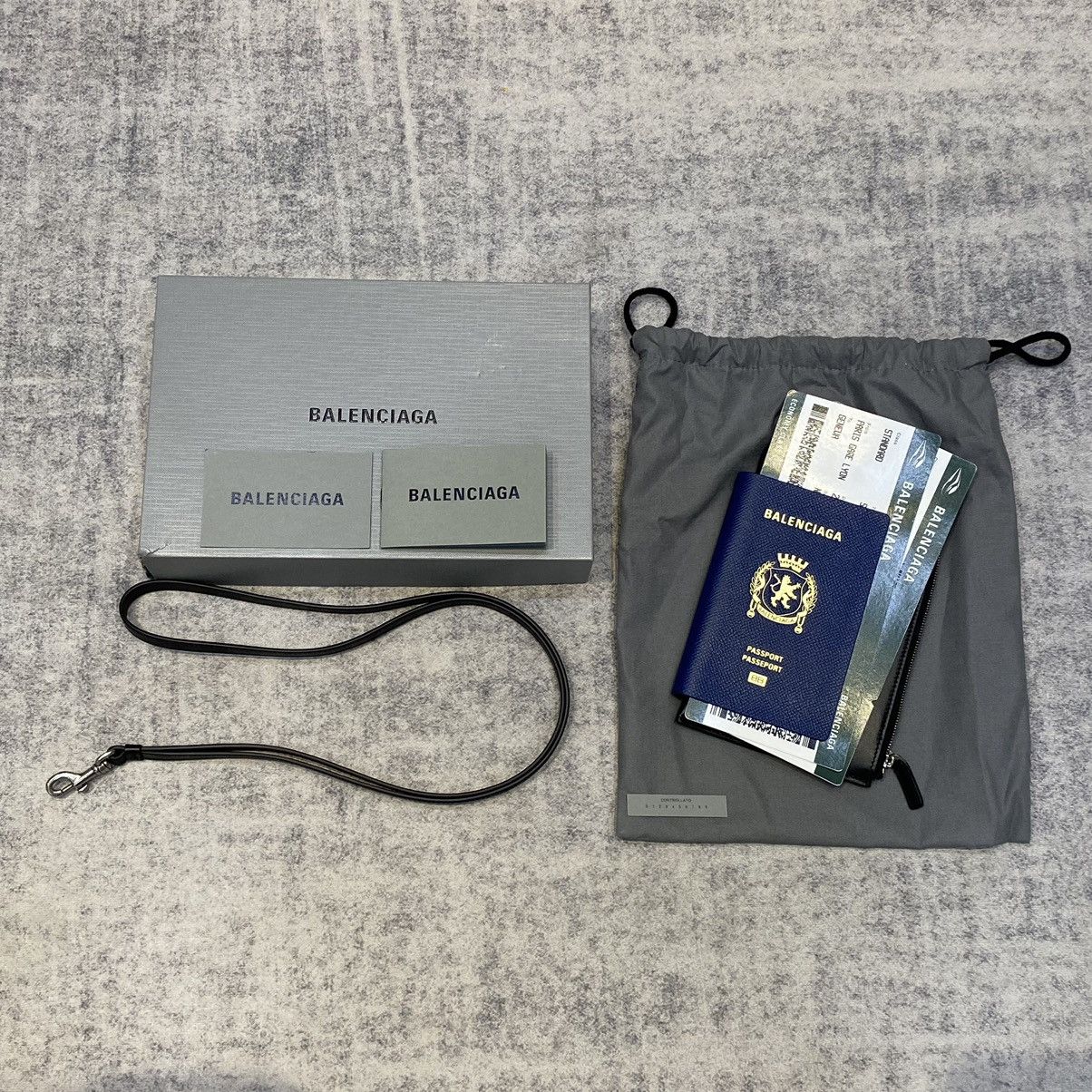 Balenciaga BALENCIAGA Men's Passport Phone Holder In Passport BLUE Size ONE SIZE - 2 Thumbnail