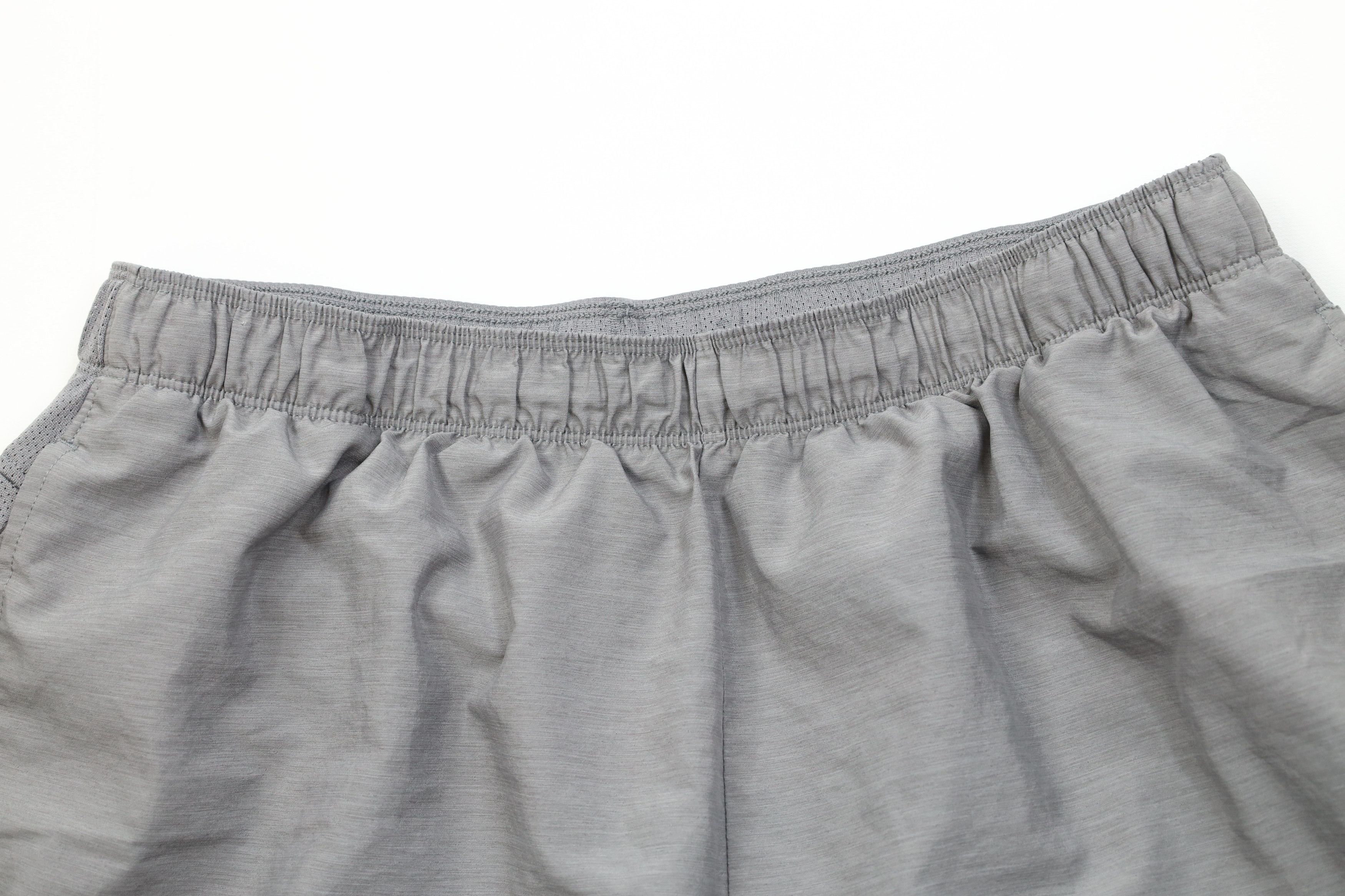 Nike Vintage Y2K Nike Reflective Swoosh Above Knee Shorts Gray Size US 34 / EU 50 - 2 Thumbnail