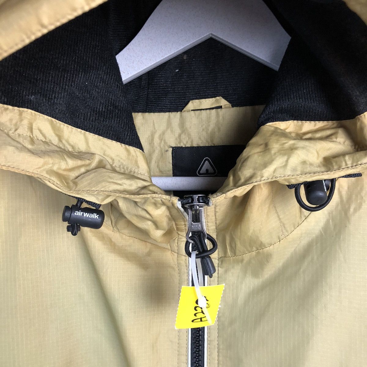 Airwalk Airwalk vintage Yellow windbreaker Light Jacket #A232 Size US XXL / EU 58 / 5 - 11 Thumbnail