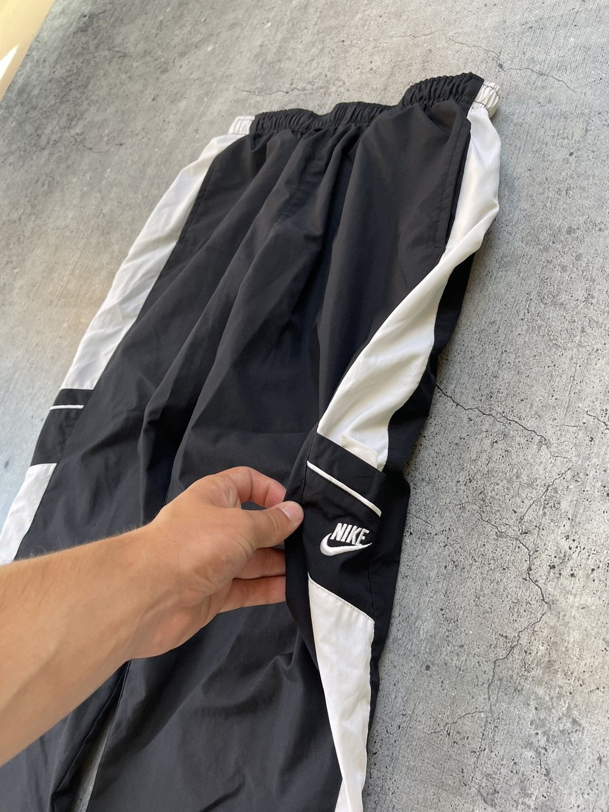 Nike Nike Baggy Vintage Y2K Nylon Track Pants Joggers Hype S M Size US 32 / EU 48 - 4 Thumbnail