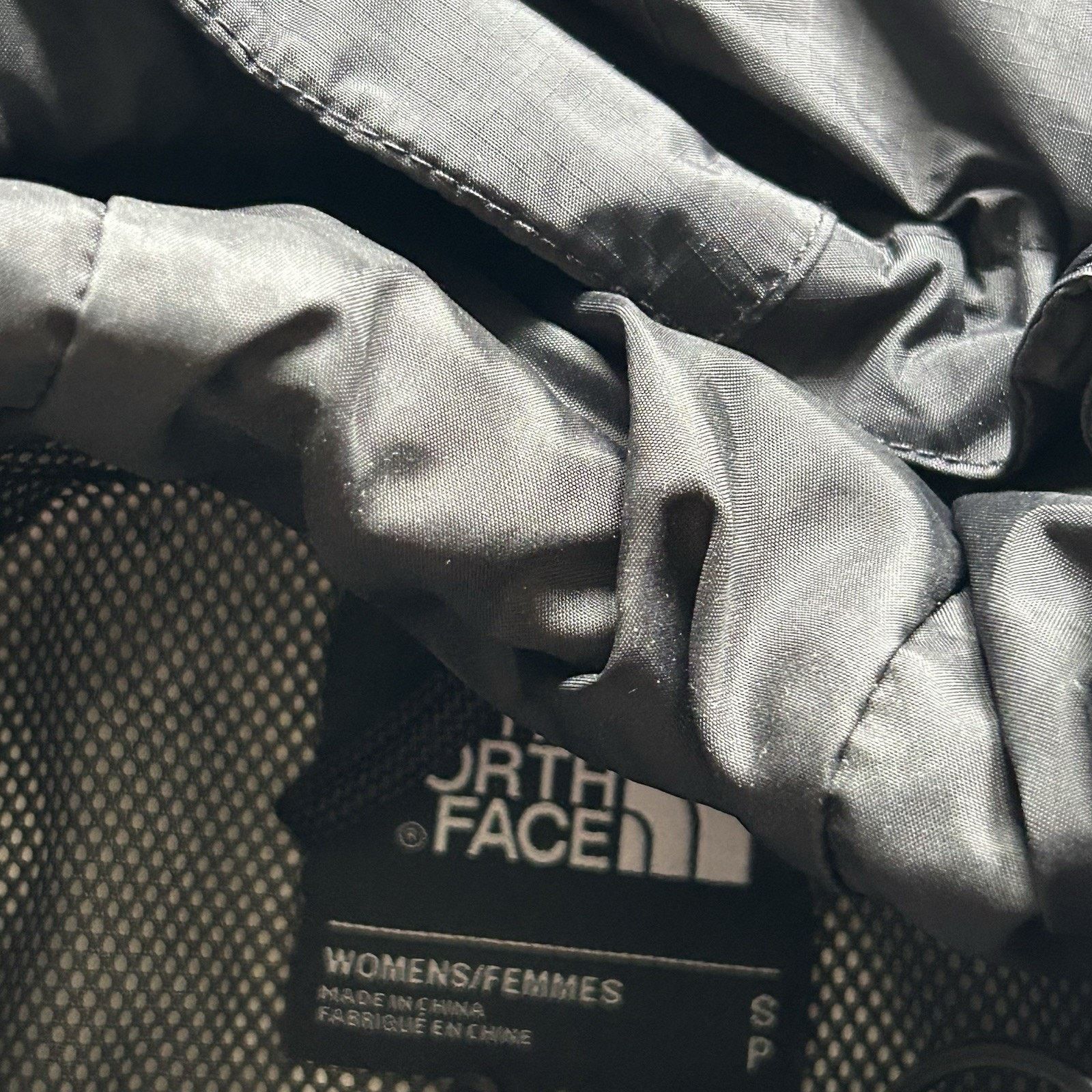 The North Face × Vintage The North Face Rain Jacket Women's Small Black Hyvent Rare Size S / US 4 / IT 40 - 4 Thumbnail
