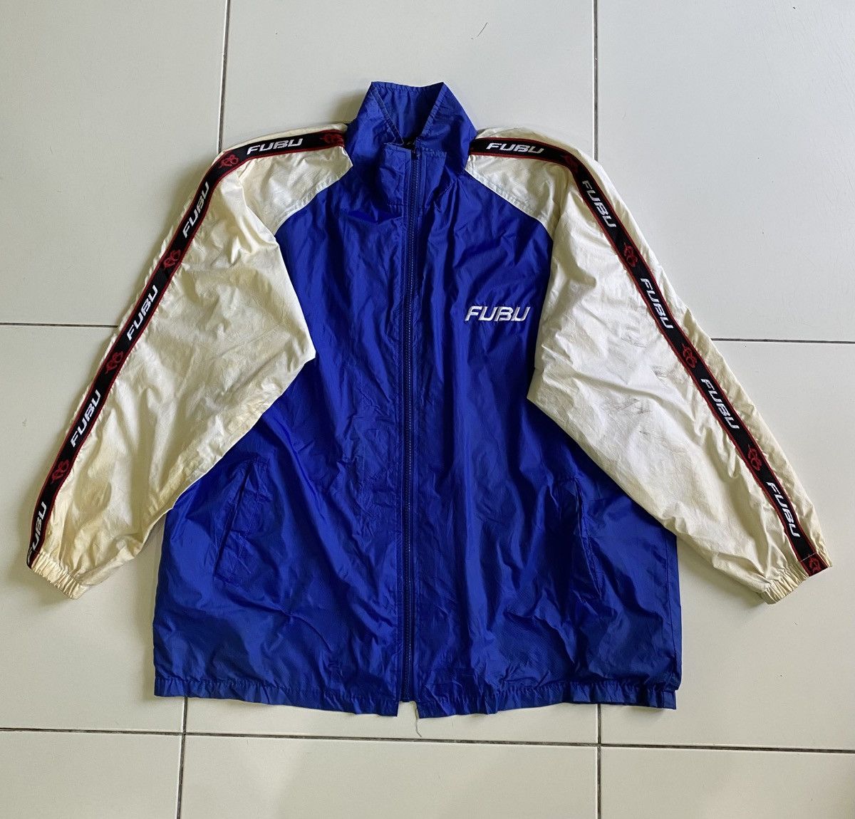 Fubu × Rap Tees Vintage Fubu Sports Spell out Windbreaker Jacket Size US L / EU 52-54 / 3 - 2 Thumbnail