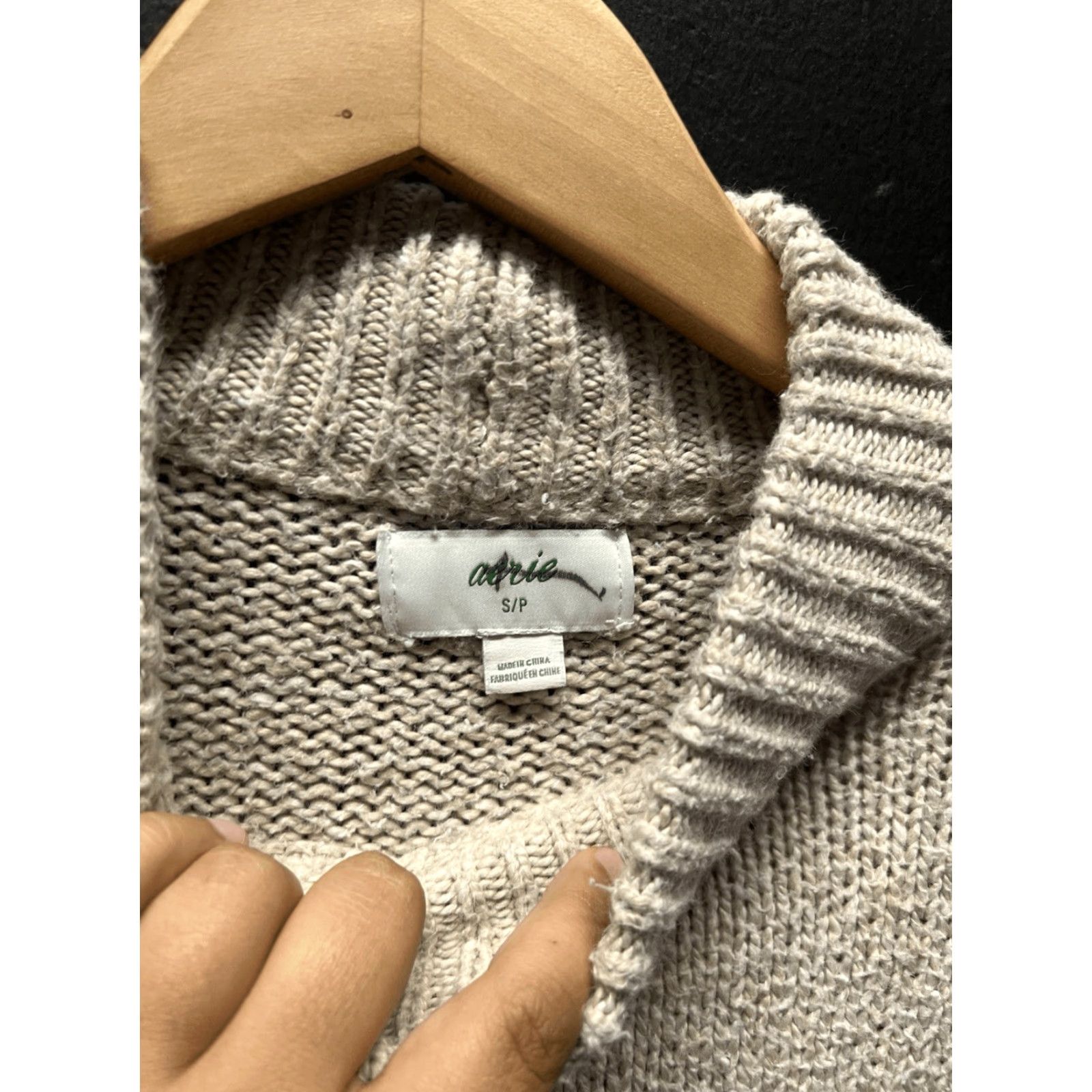 Vintage Aerie Women's Sweater Knit Crew Neck Oversized Pullover Casual Knit Beige Blue Size S Short Summary: Vintage NO. Size S / US 4 / IT 40 - 2 Thumbnail