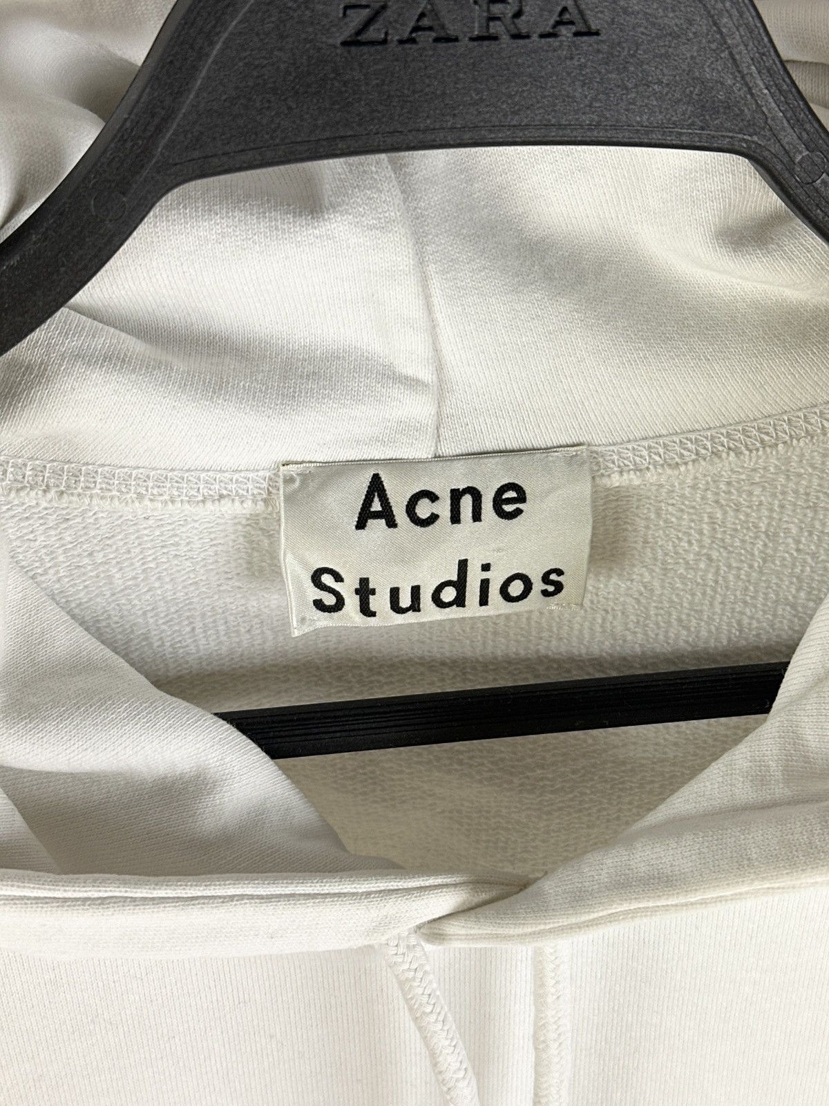 Acne Studios Acne Studios Joghy Embross Cropped Oversized Hoodie White Size XS / US 0-2 / IT 36-38 - 5 Thumbnail