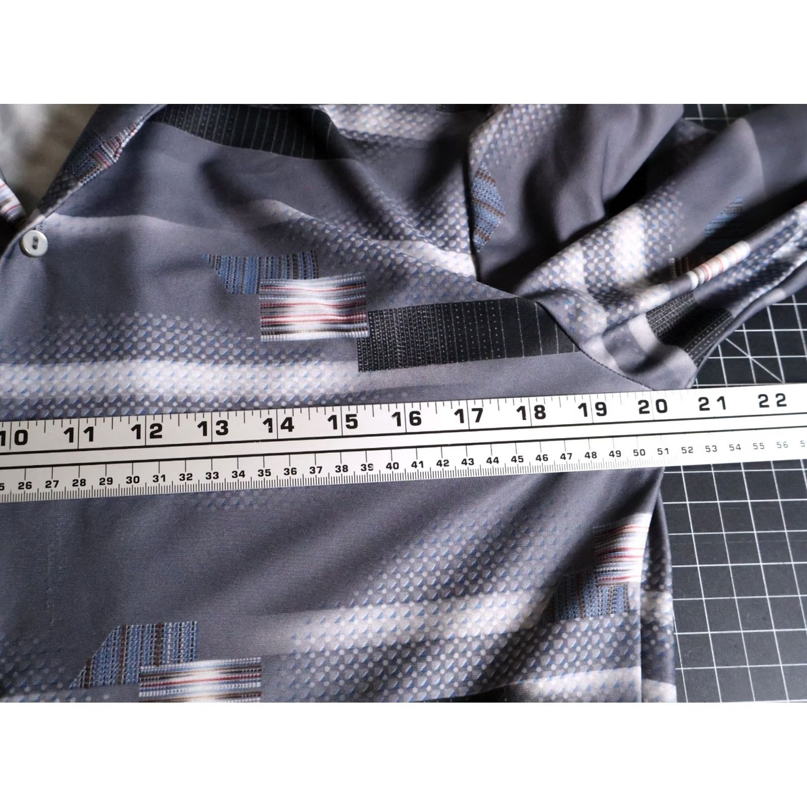 Vintage VINTAGE Montgomery Ward Shirt Mens Medium Gray Abstract Camp Collar Acetate VTG Size US M / EU 48-50 / 2 - 5 Thumbnail