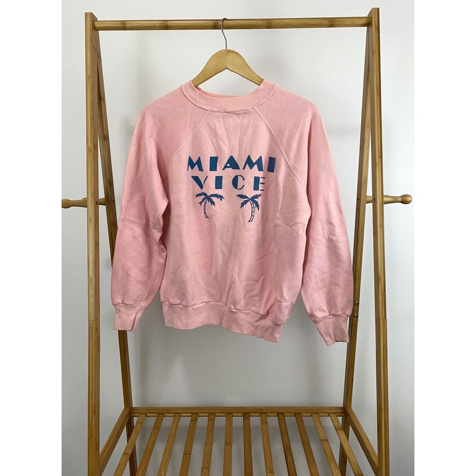 Pinko VTG 80s Miami Vice TV Show Promo Raglan Pink Crewneck Sweatshirt Women XL Size Pink Crew Neck Sweatshirt 80s Theme Mens Womens Girls Boys Size XL / US 12-14 / IT 48-50 - 2 Thumbnail