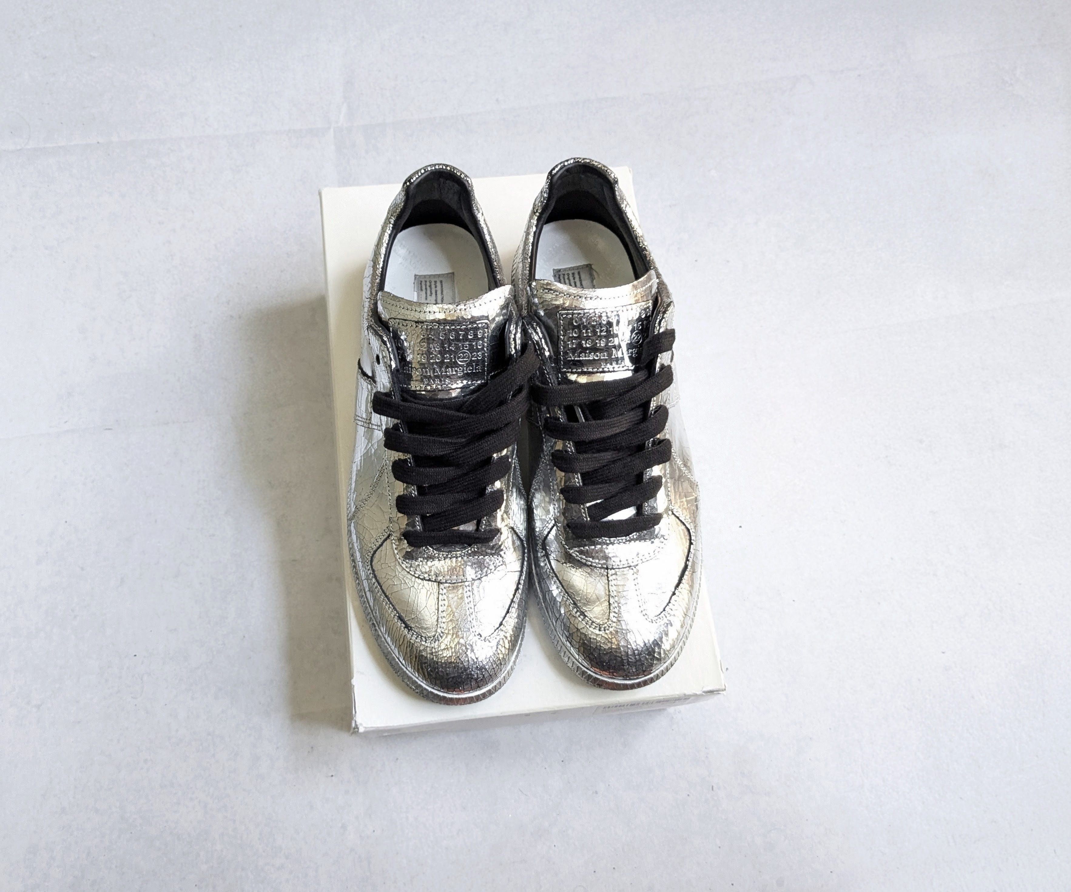 Maison Margiela Maison Margiela Replica GAT Silver Black Cracked 9 42 Size US 9 / EU 42 - 1 Thumbnail