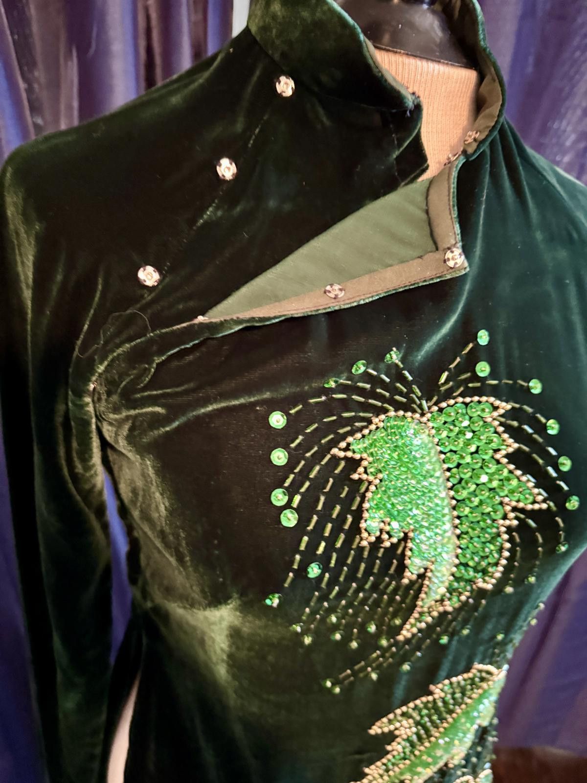 Thom Browne Vintage Cheongsam Green Velvet Dress with Sequin Leaf Detail Size S / US 4 / IT 40 - 7 Thumbnail