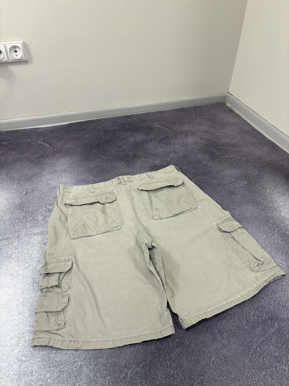 Vintage Vintage Wrangler USA Beige Utility Hype Baggy Cargo Shorts Size US 36 / EU 52 - 14 Thumbnail