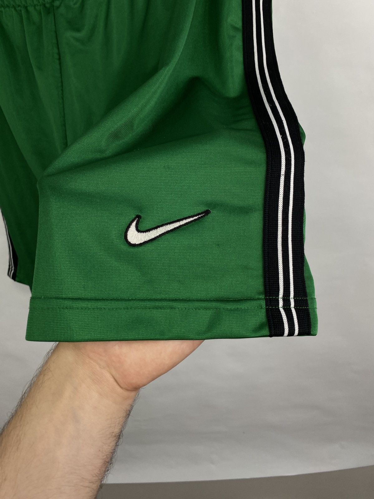 Nike 🇺🇸 Vintage 90s Nike Shorts Y2K Rare Retro Hype Size US 34 / EU 50 - 3 Thumbnail