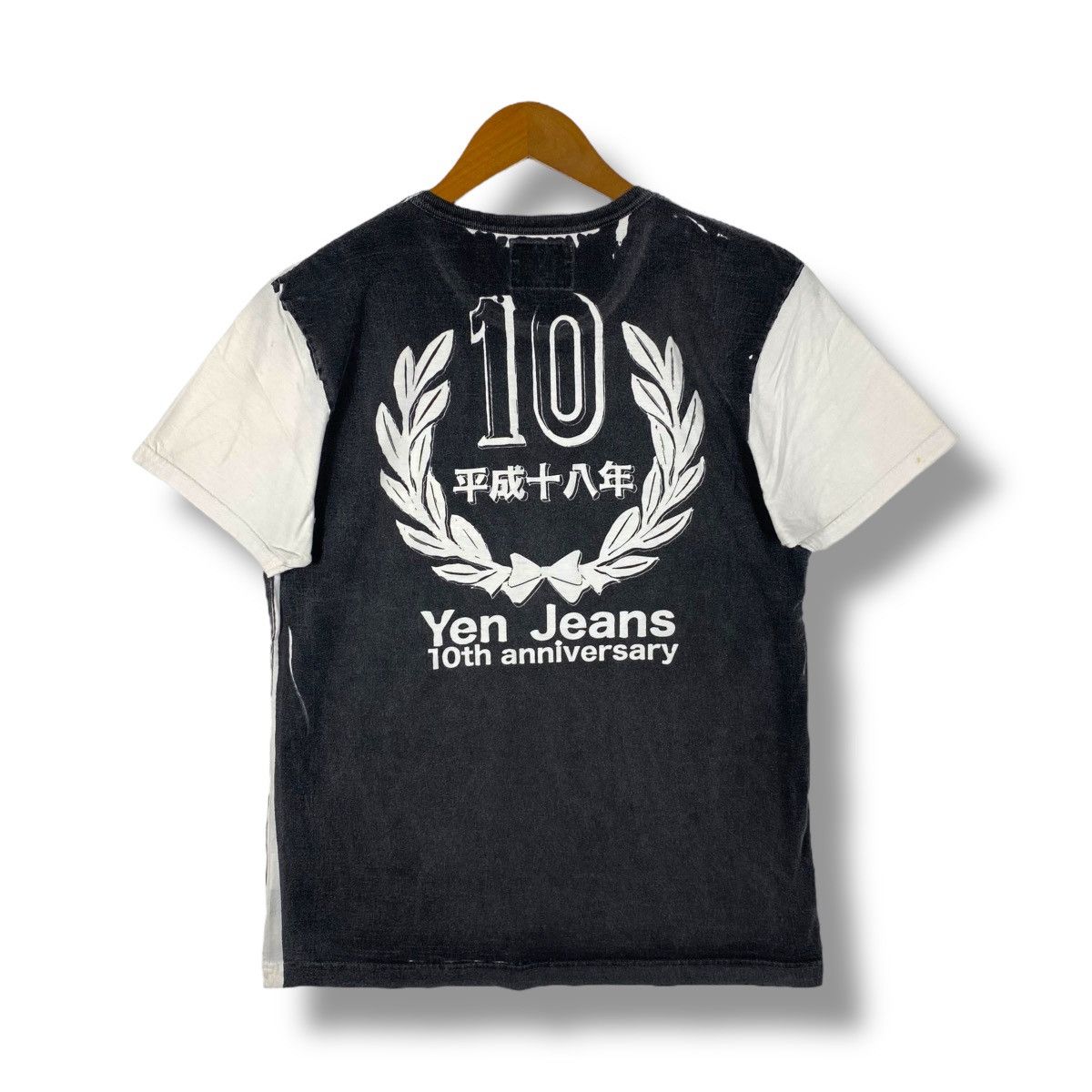 Japanese Brand Vintage YEN JEANS 10th Anniversary Japanese Brand Tee Shirt Size US M / EU 48-50 / 2 - 1 Thumbnail