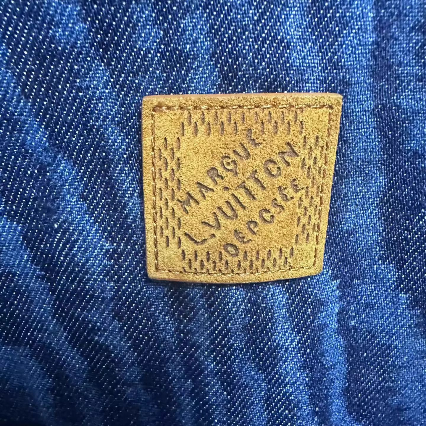 Louis Vuitton LV FW25 Men's Printed SS Denim BD Shirt Blue L Size US L / EU 52-54 / 3 - 3 Thumbnail