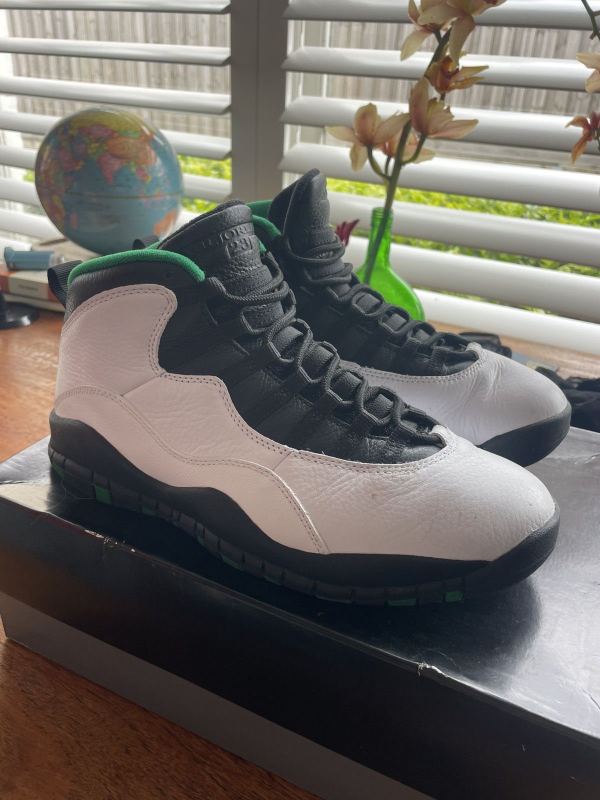 Jordan Brand Jordan 10 Retro Seattle Size US 10 / EU 43 - 2 Thumbnail