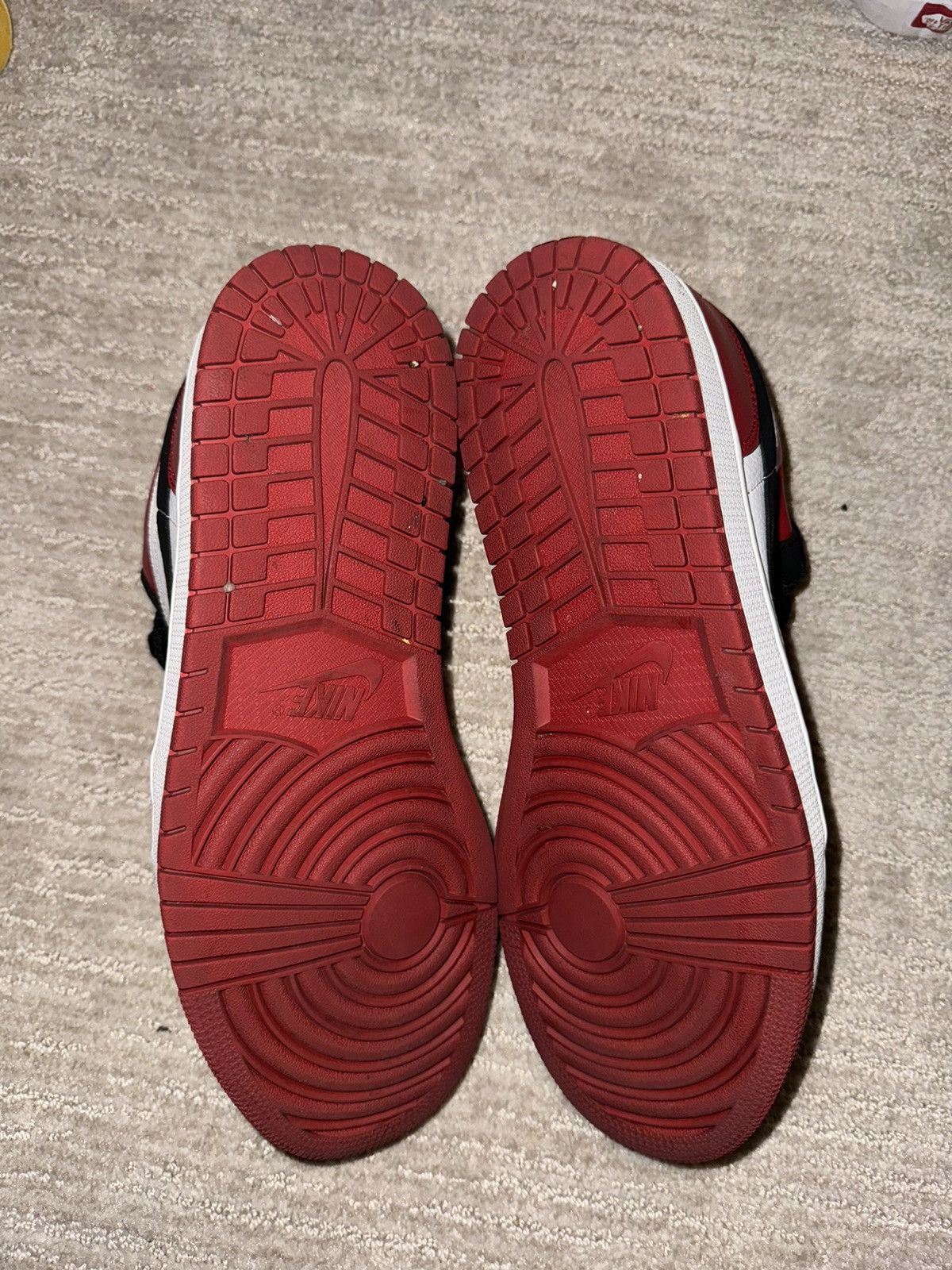 Jordan Brand × Nike Nike Jordan 1 low Black Toe Size US 10 / EU 43 - 5 Thumbnail