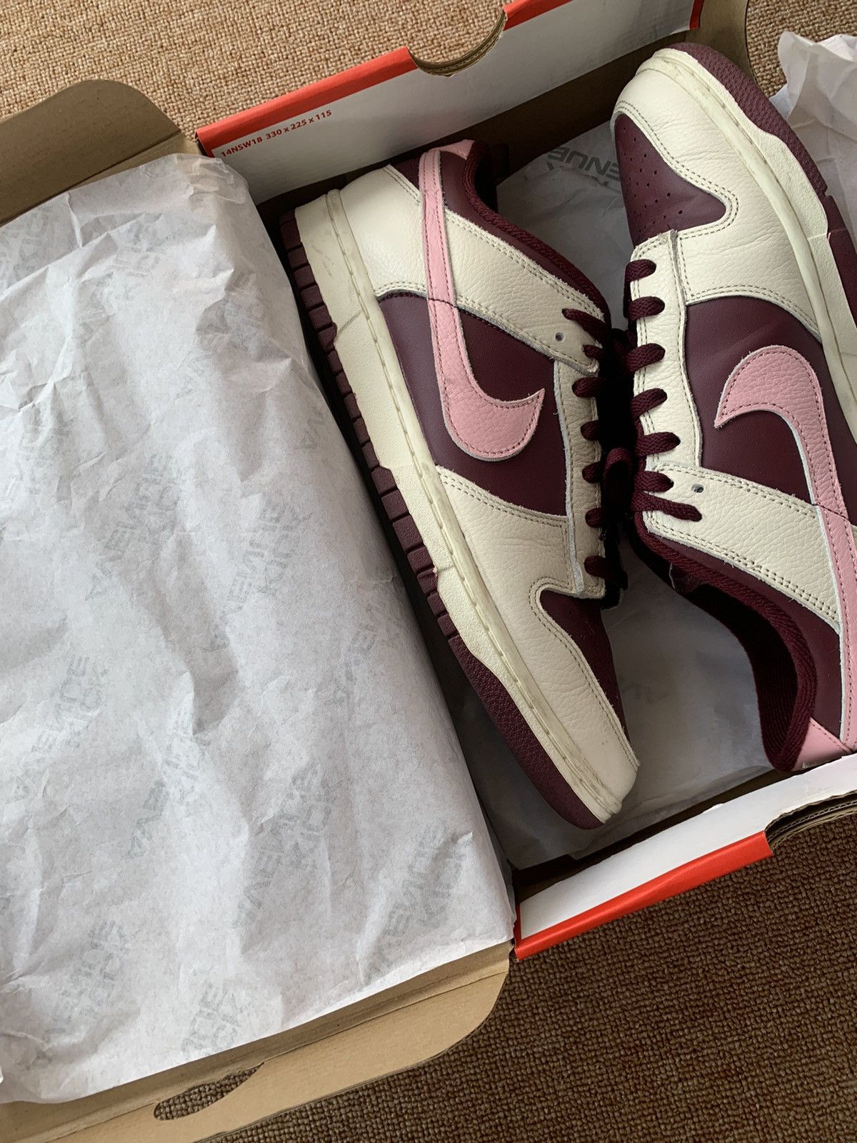 Nike Nike Dunk Low Valentine's Day 2023 Size US 11 / EU 44 - 4 Thumbnail