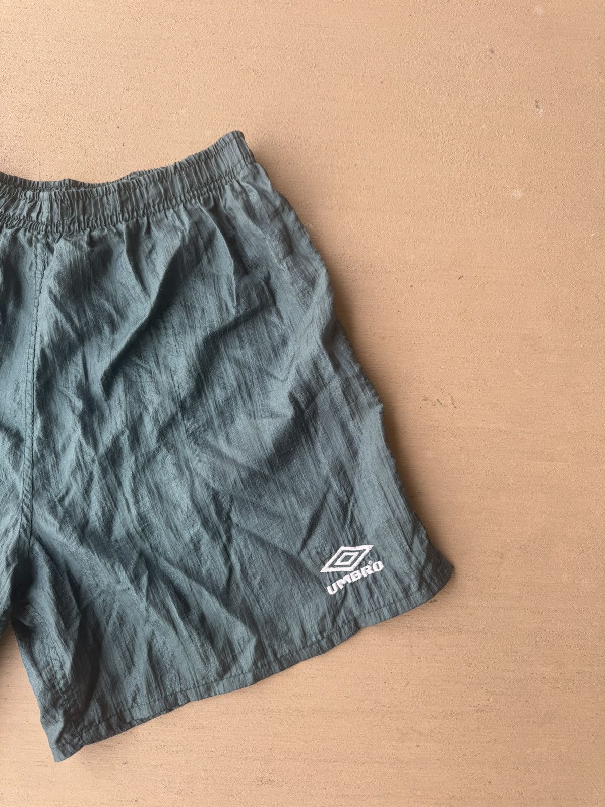 Umbro Vintage Umbro Nylon Shorts Size US 38 / EU 54 - 2 Thumbnail