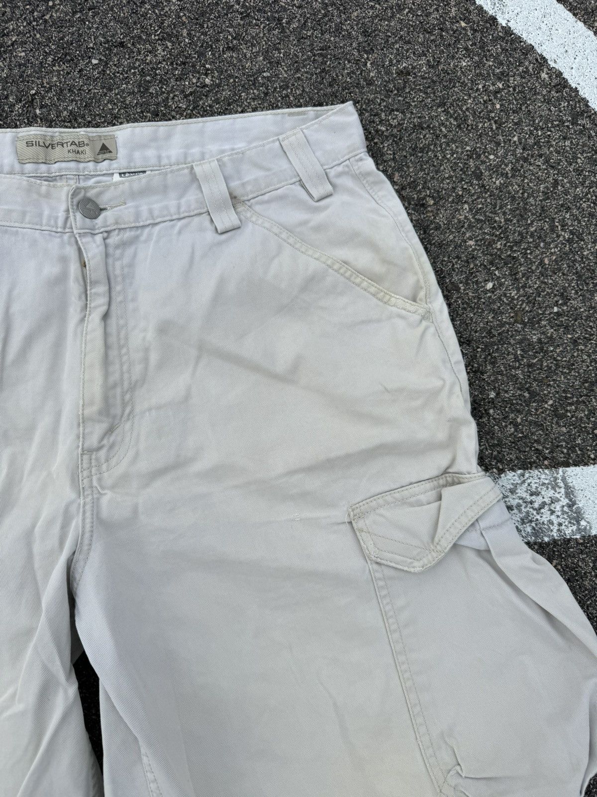 Levi's × Levi's Vintage Clothing Vintage Levi’s SilverTabs Khaki Cargo Shorts Baggy Y2K Size US 36 / EU 52 - 3 Thumbnail
